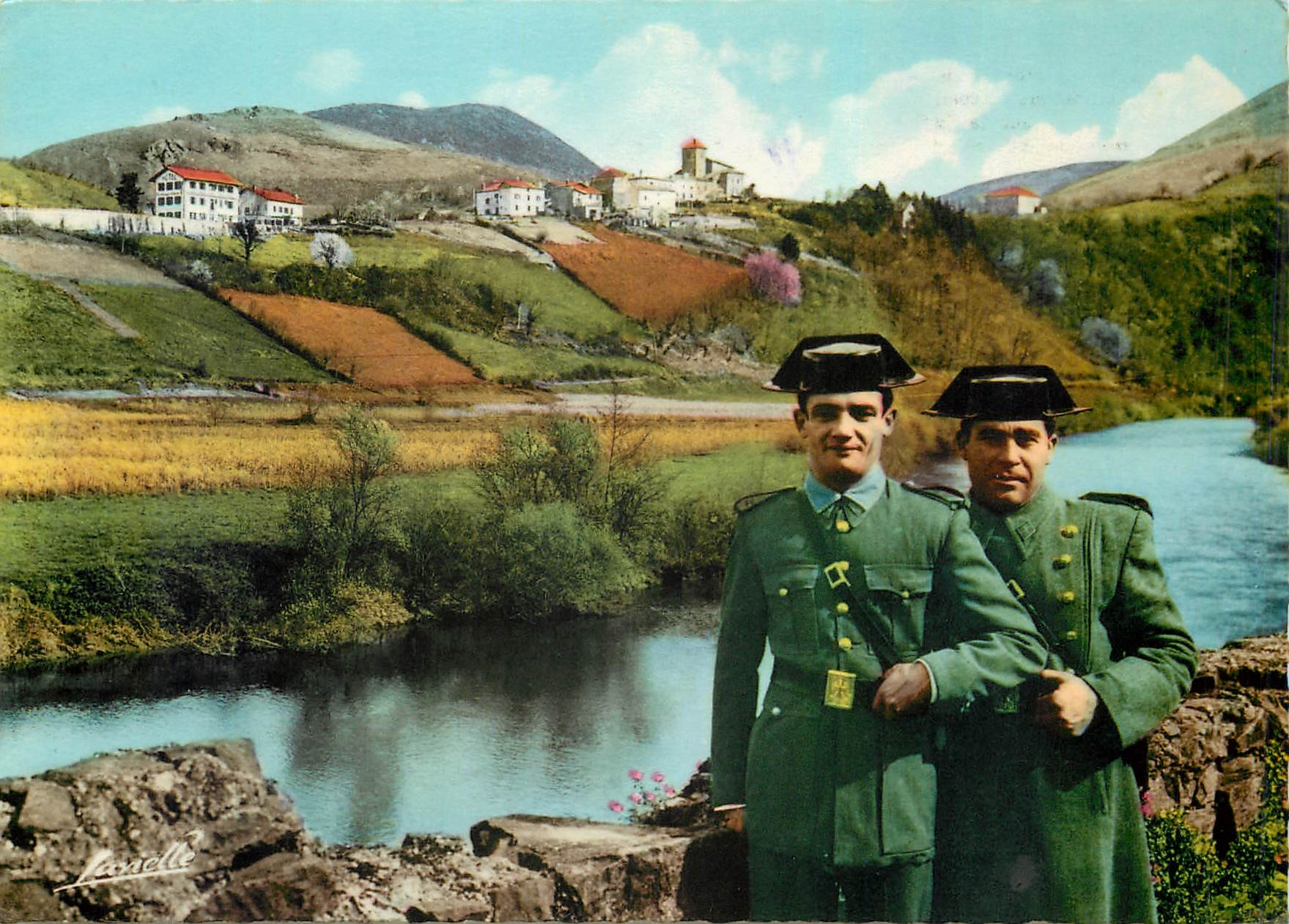 CPM Pays Basque Carabiniers Espagnols en faction sur la Bidasson 