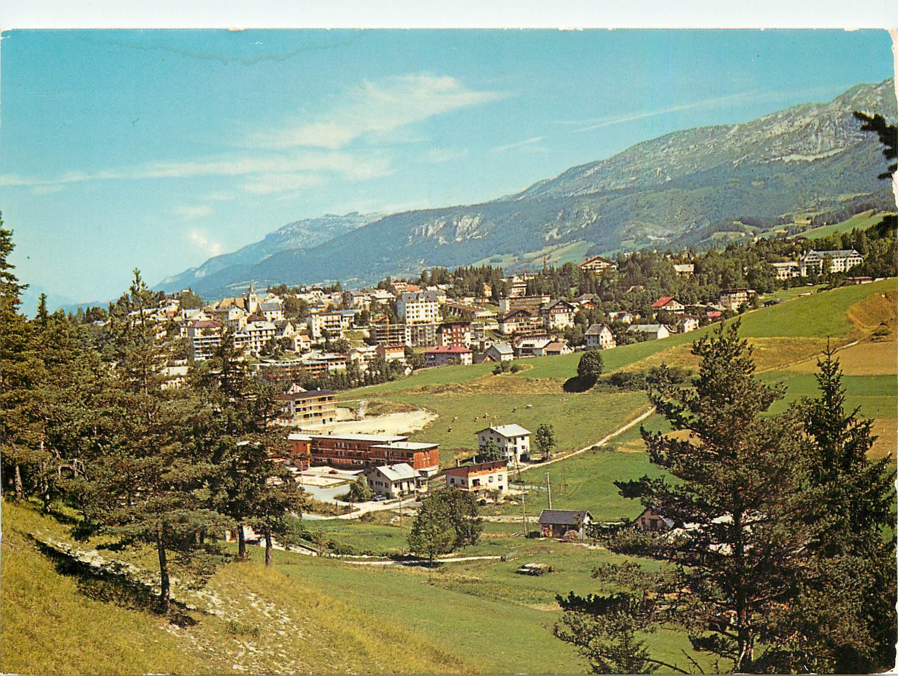 CPM Les Alpes Touristiques Villard de Lans Isere Vue generale