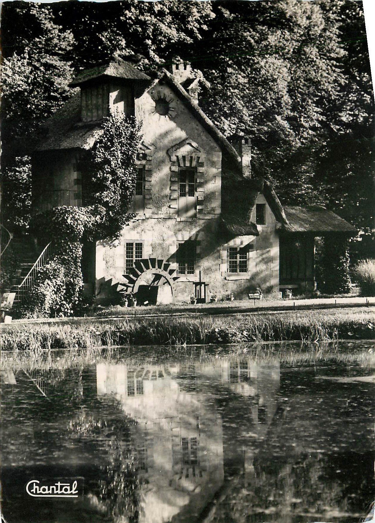 CPM Versailles Le Petit Trianon Le Moulin