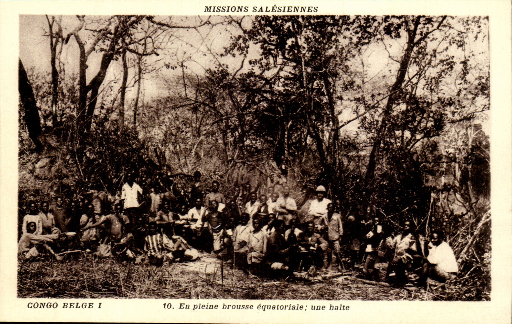 Belgian Congo - CPA- In full bush equatorale a halt - Salesiennes Mission