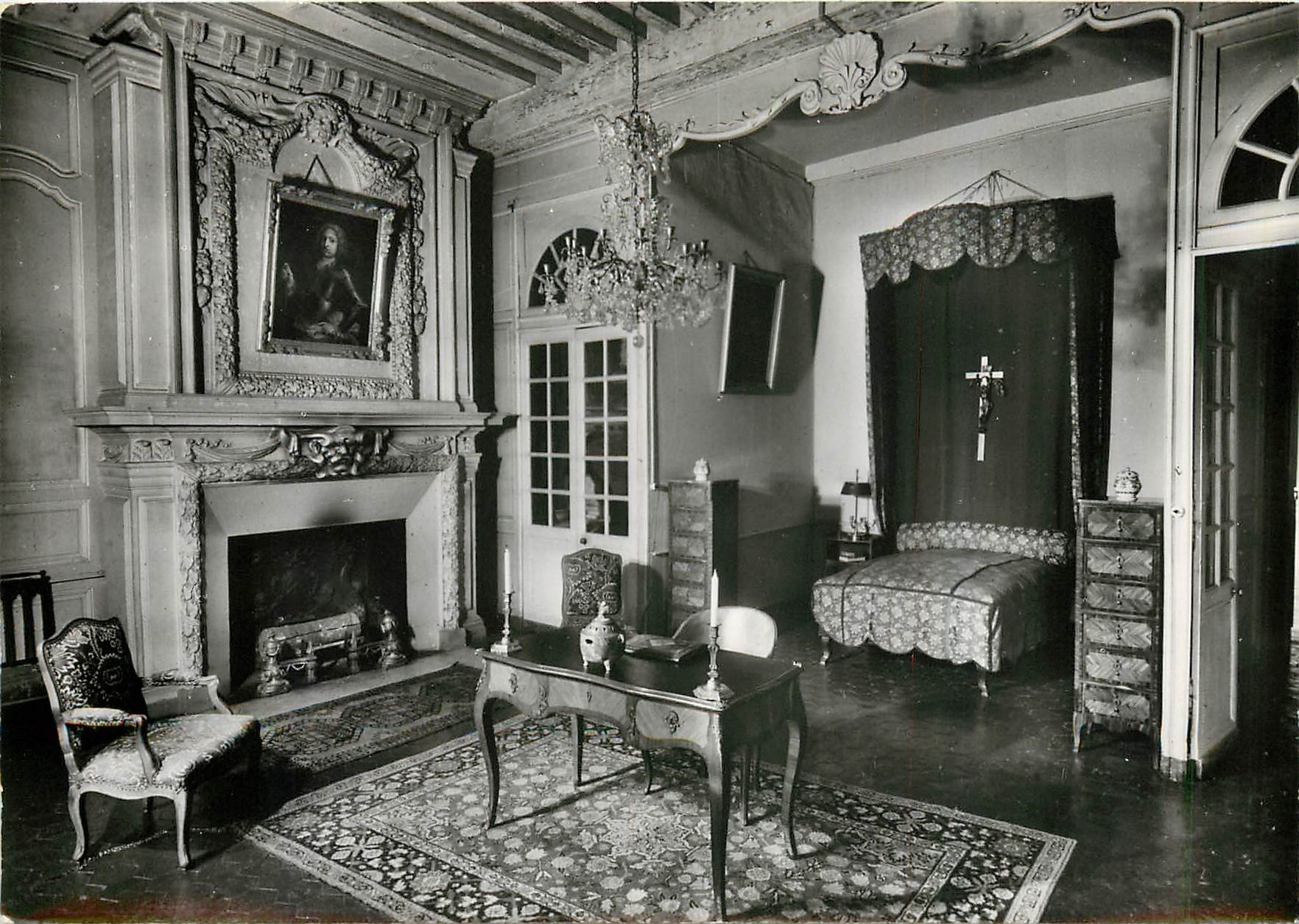 CPM Tanlay Yonne Le Chateau Une Chambre 