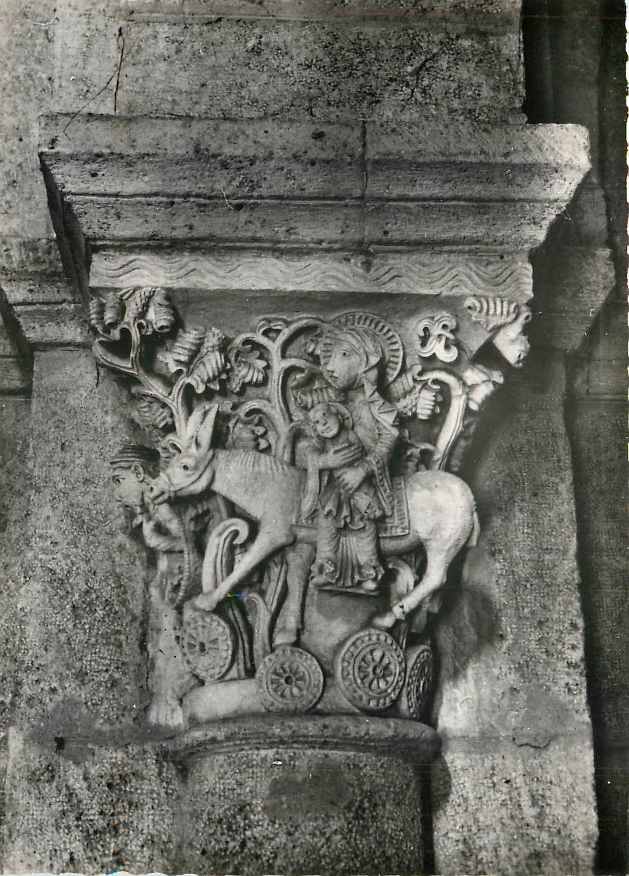 CPM Collegiale de Saulieu Fuite en Egypte Chapiteau 