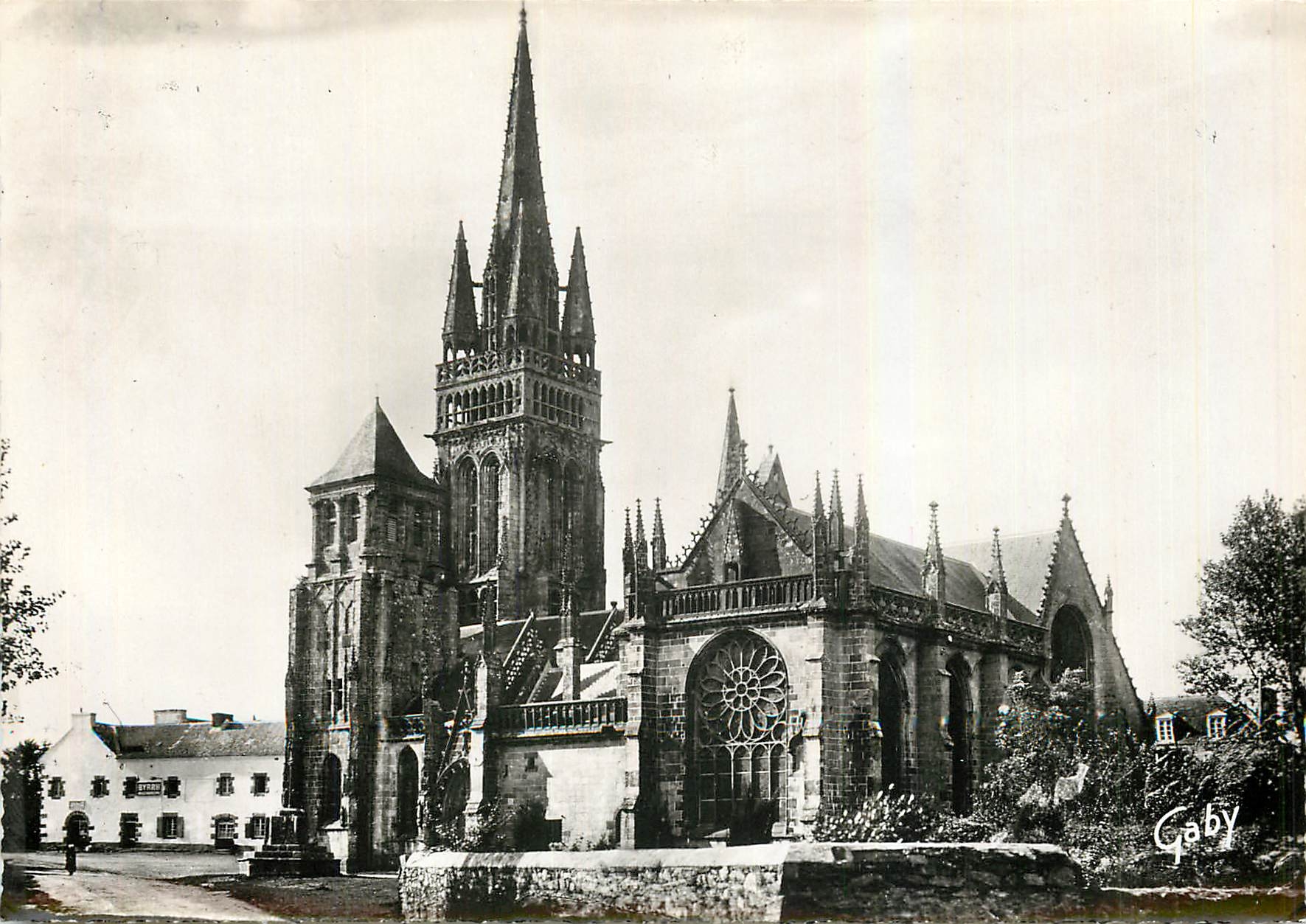 CPA Le Folgoet Finistere Basilique du Folgoet