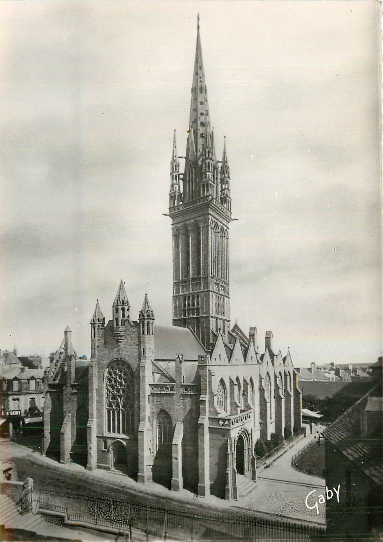 CPA Saint Pol de Leon Finistere Chapelle du Kreisker Magnifique Clocher