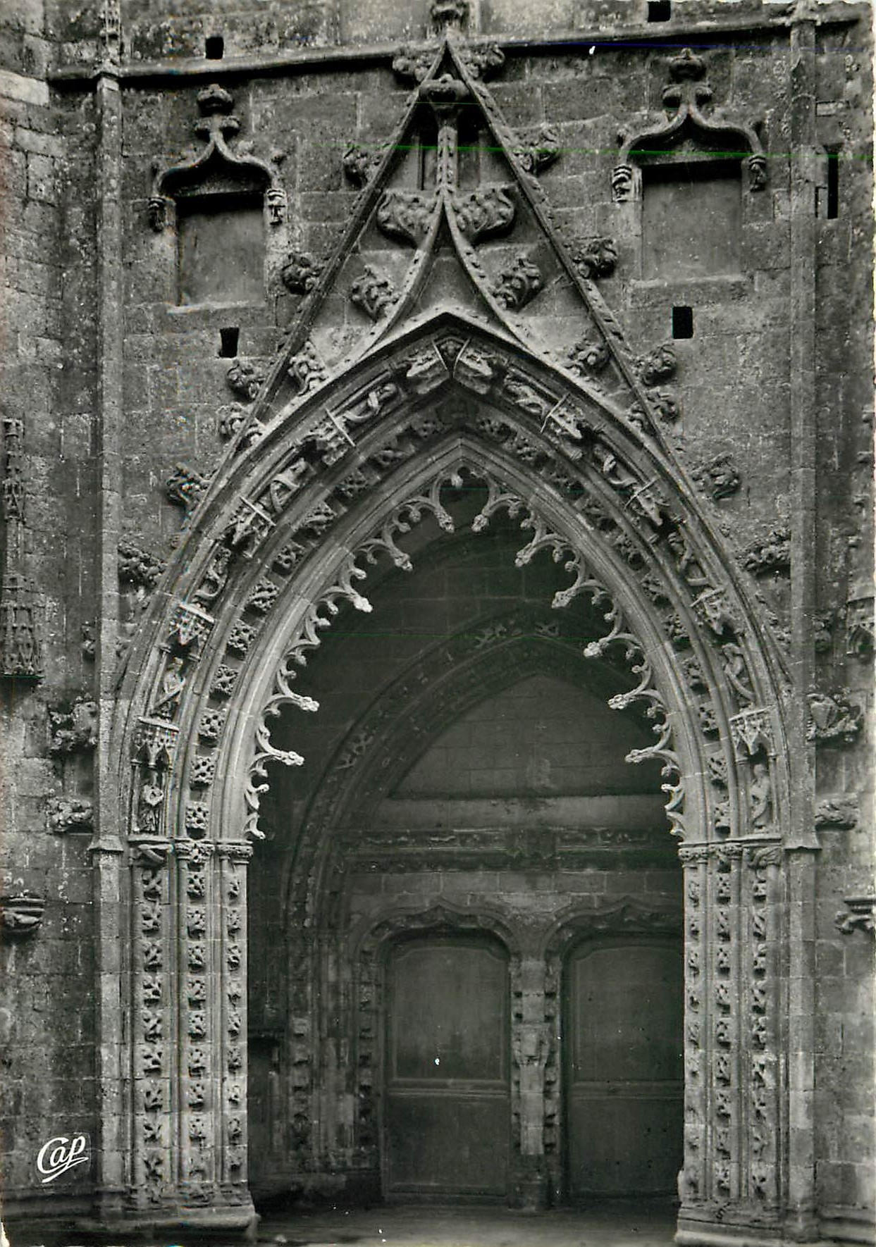 CPM Saint Pol de Leon Porche du Kreisker