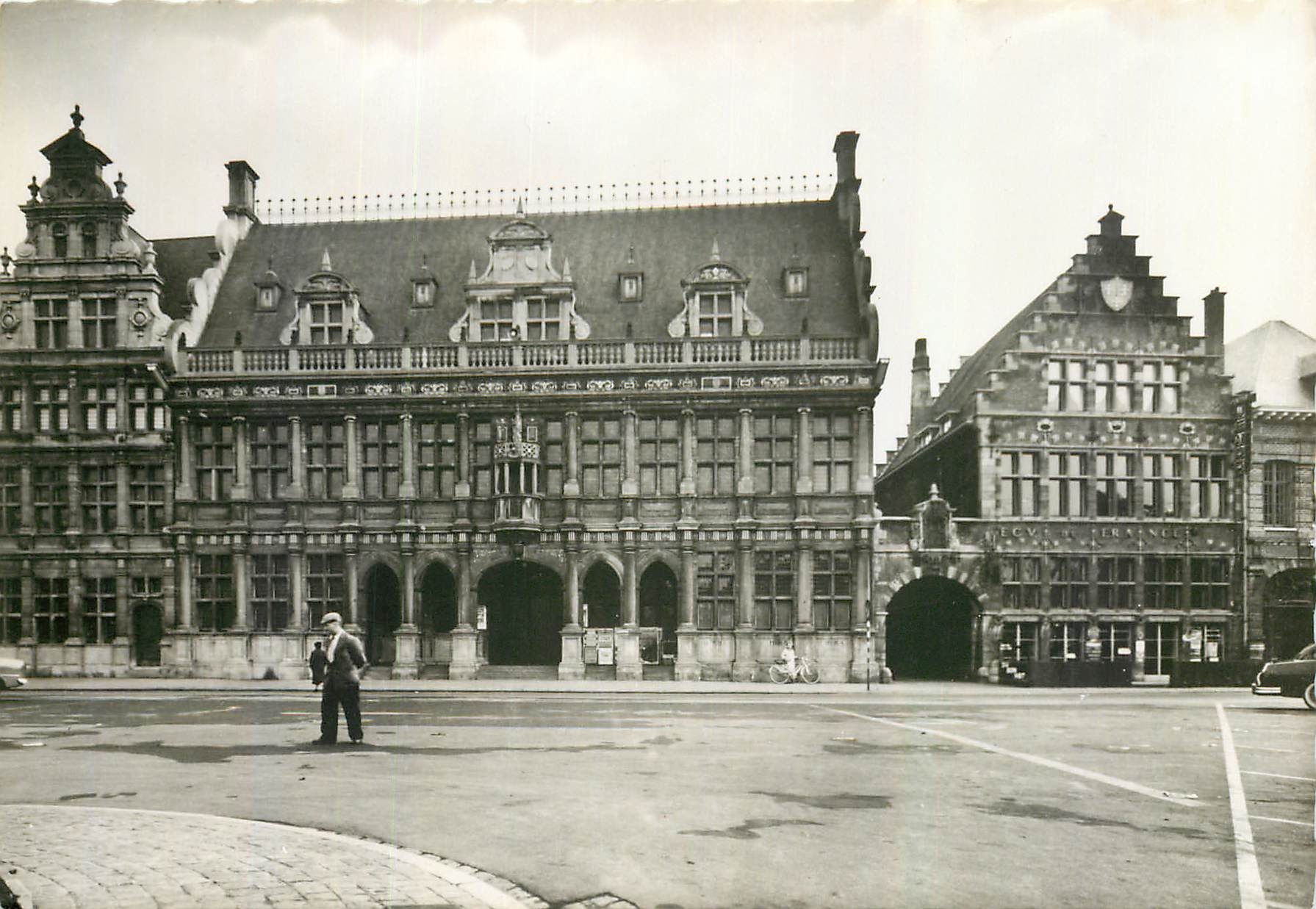 CPM Tournai Vieille Halle aux Draps 