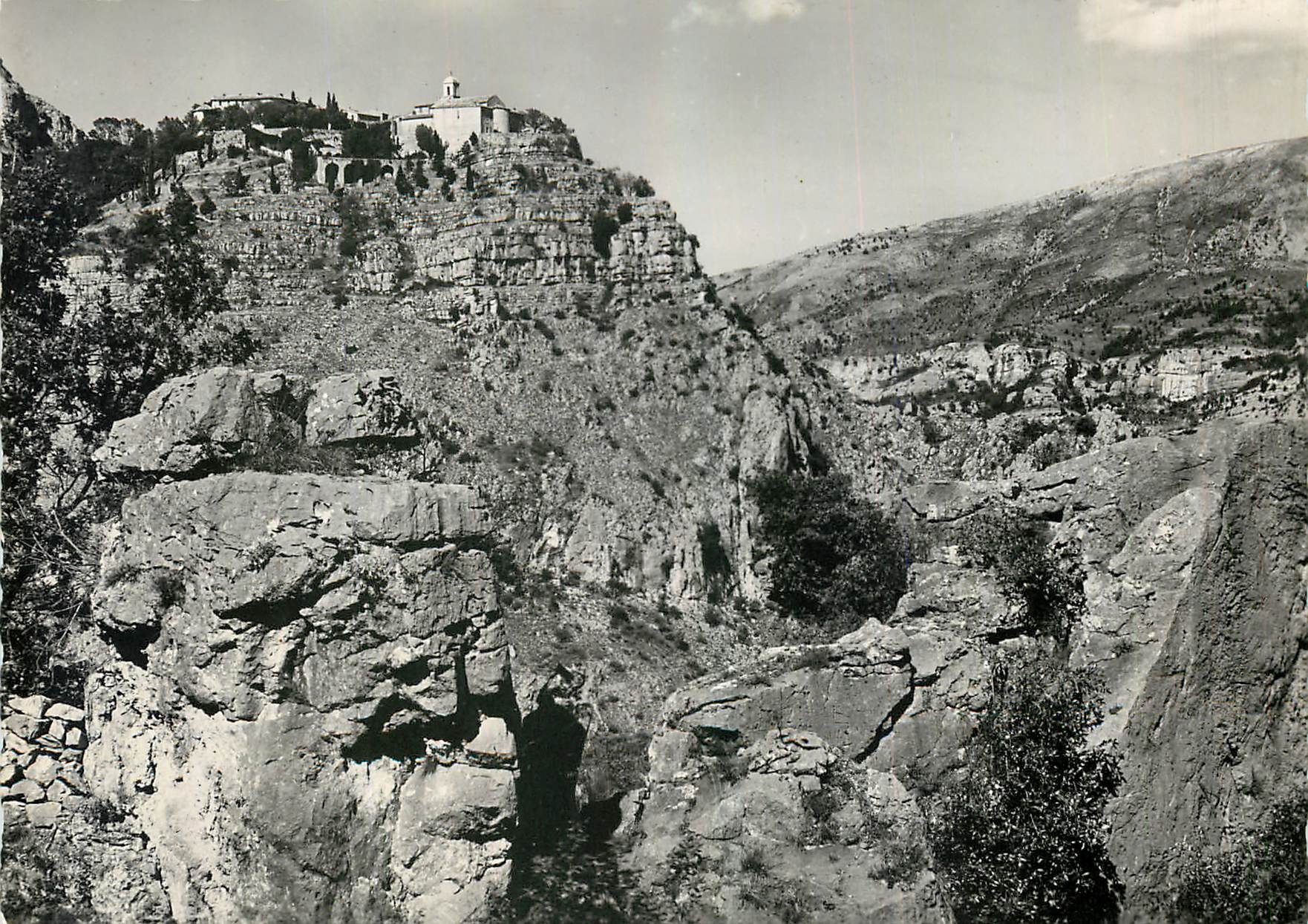 CPM Gourdon AM Excursion des Gorges du Loup Une vue d'Ensemble