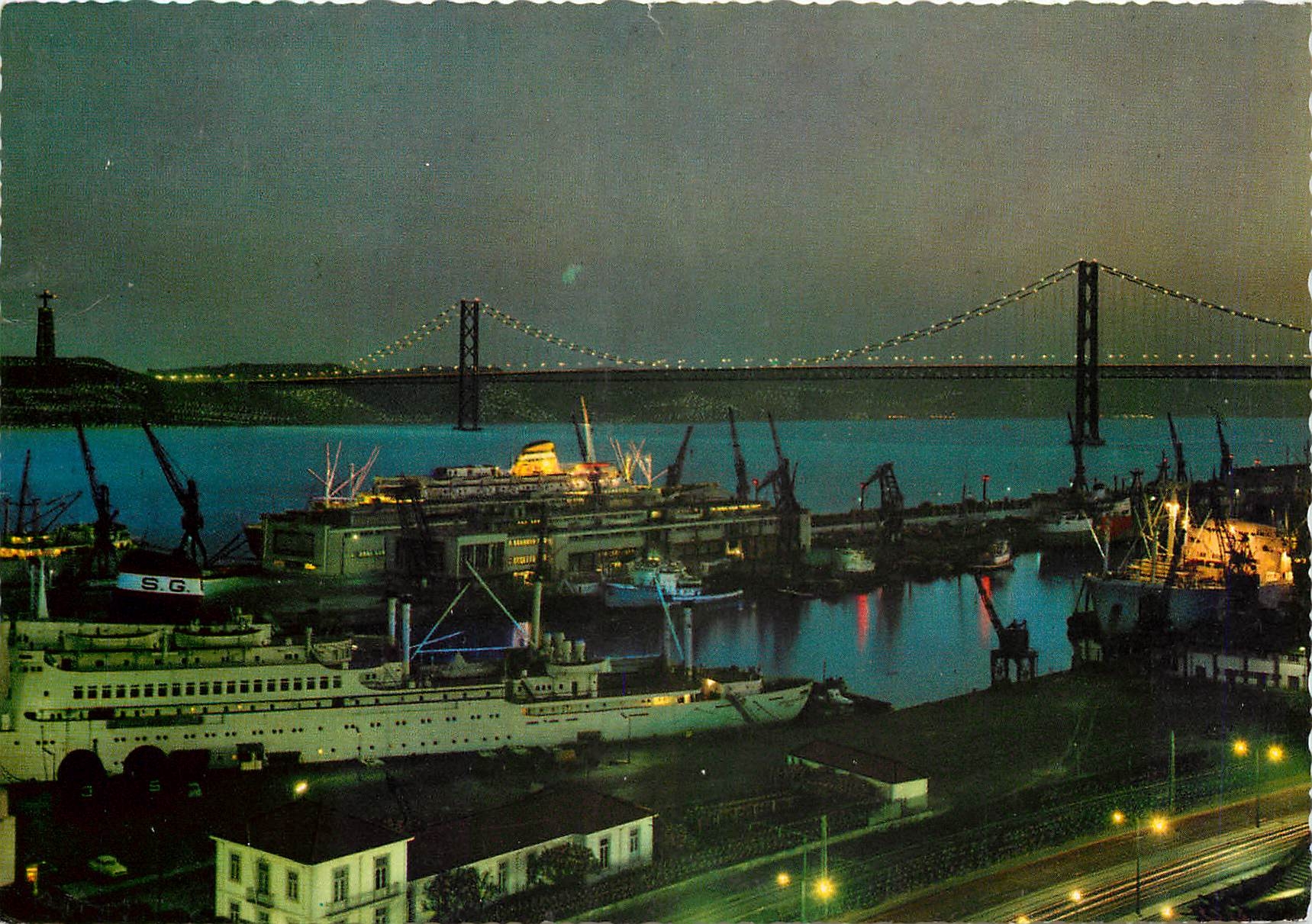 CPM Lisboa Ponte Salazar de noite 