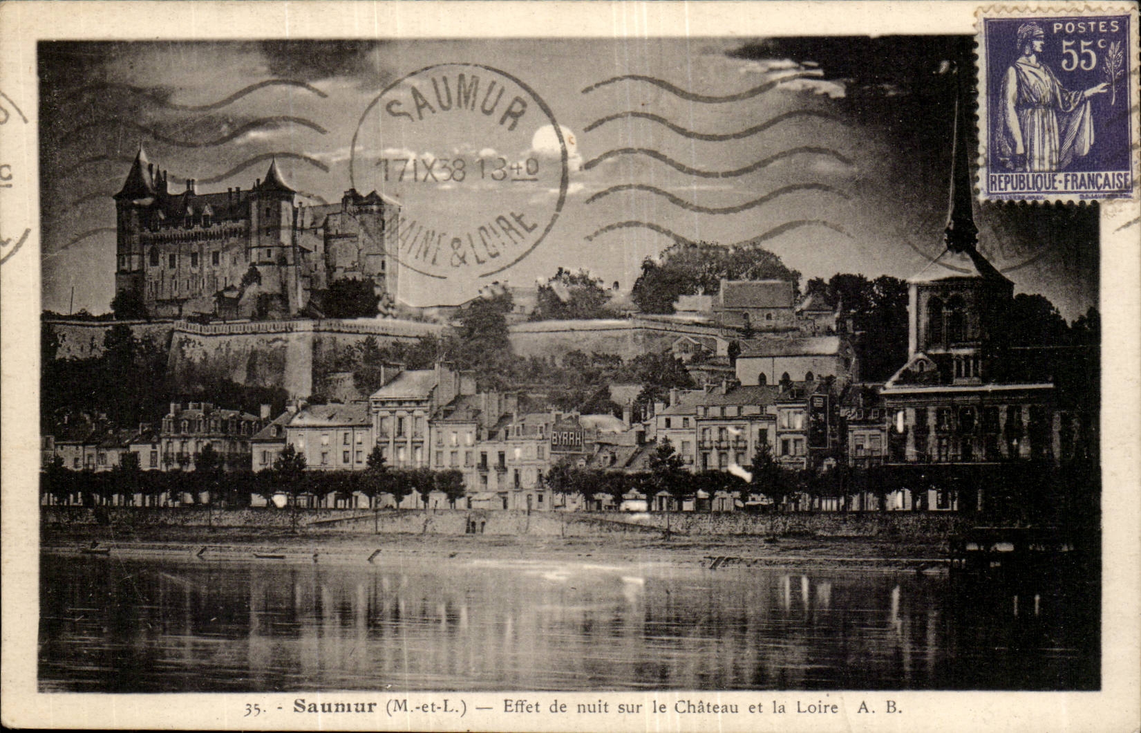 Saumur CPA Night effect on the castle and the Loire
