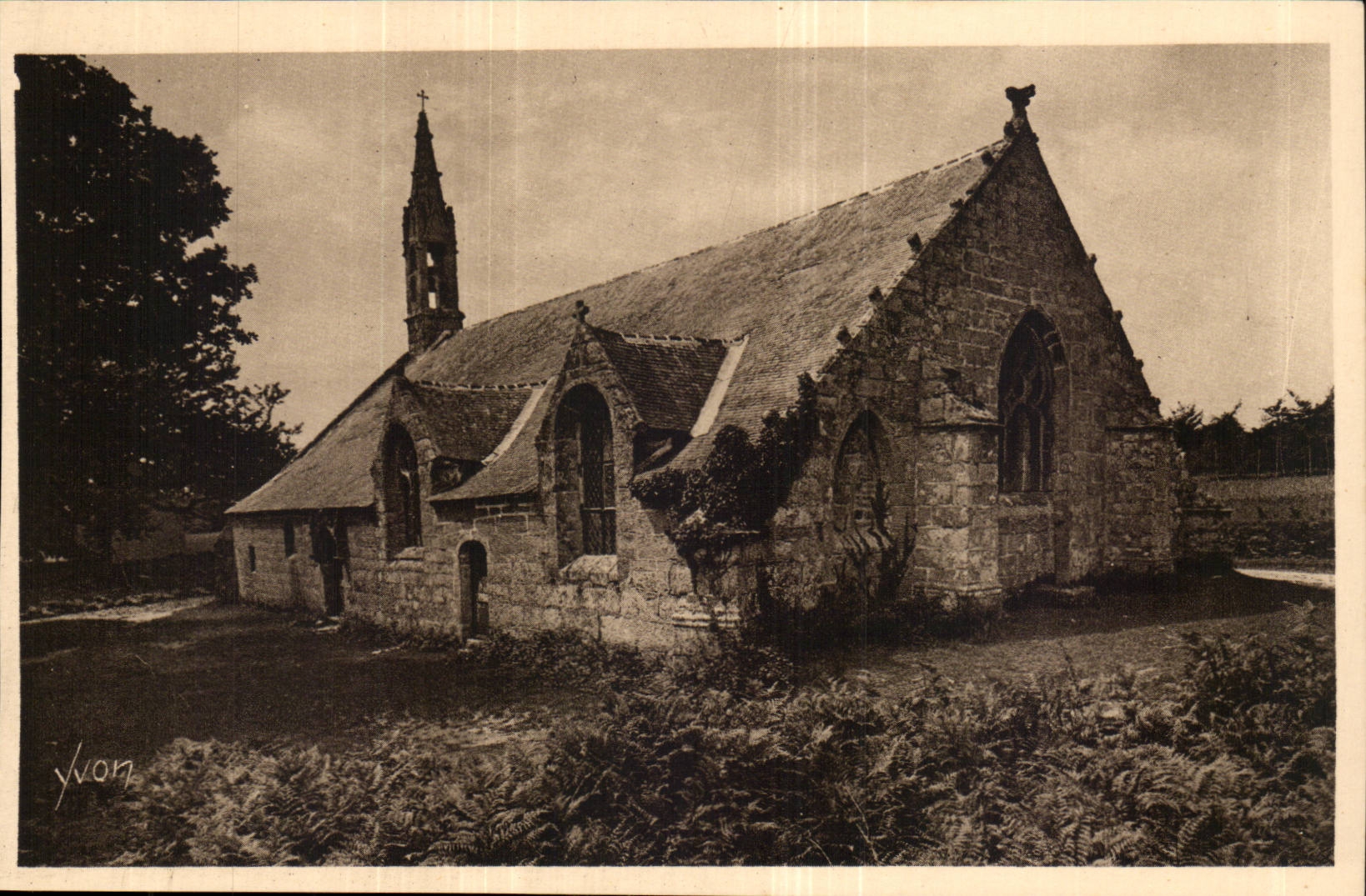 Pont Aven CPA La Tremalo vault with the wood of love