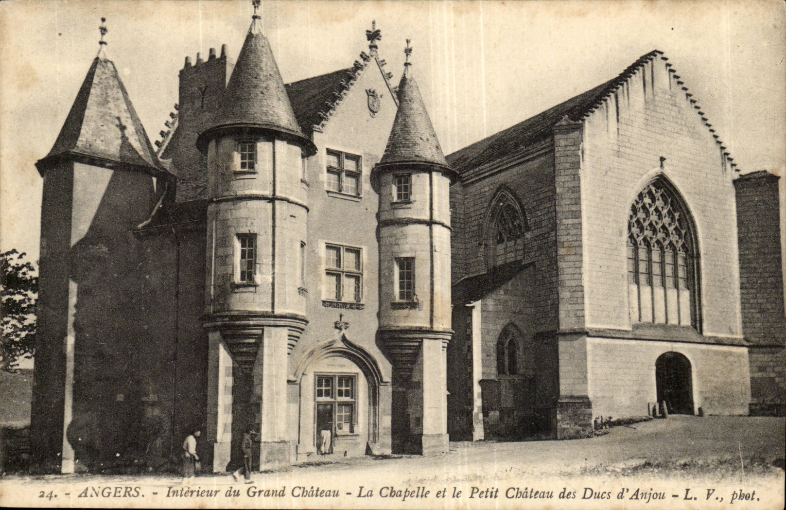 Interior Angers CPA of the large castle the vault and the small castle of the dukes of Anjou