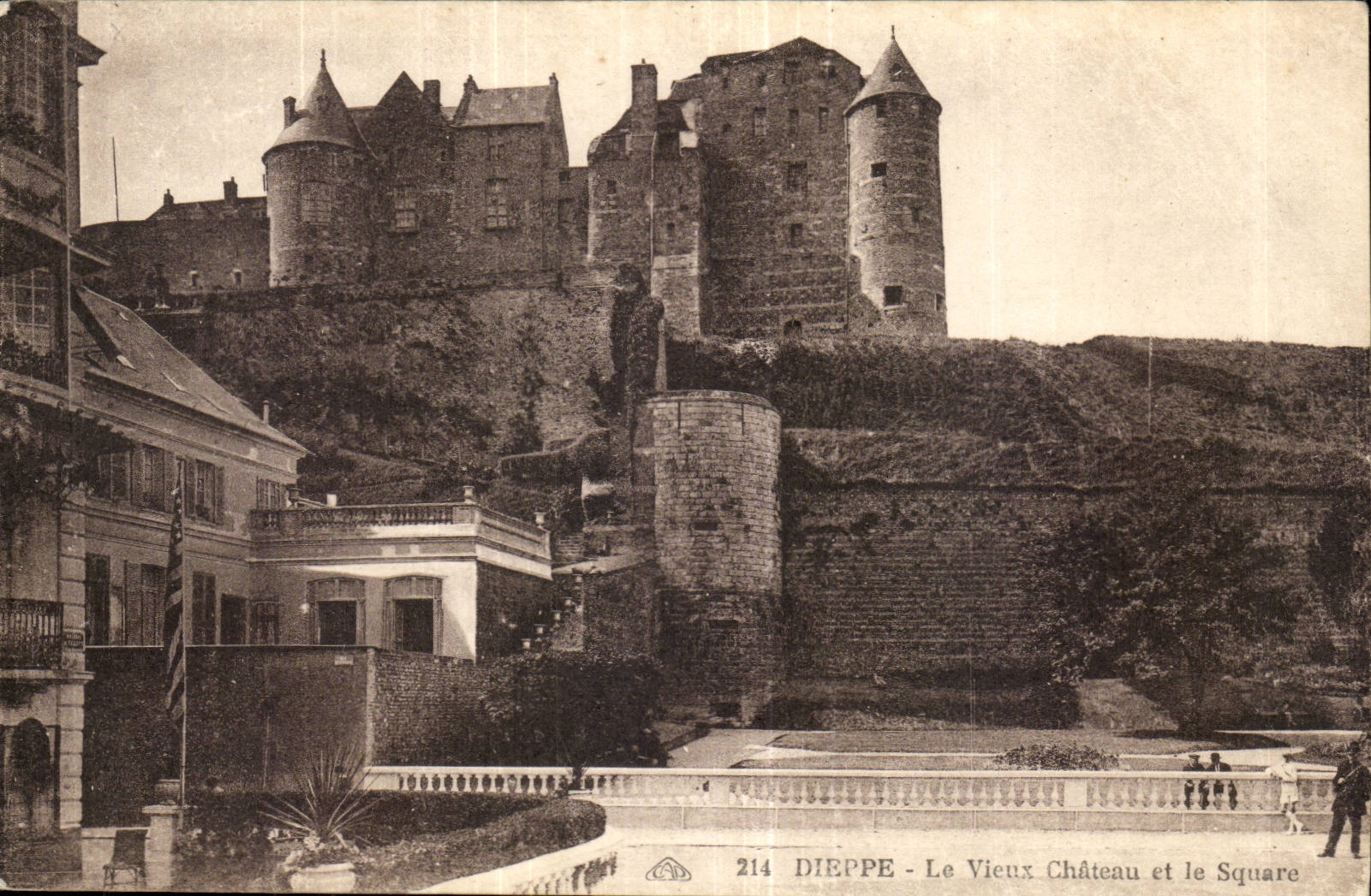 Dieppe CPA das alte Schloss und der allgemeine Garten