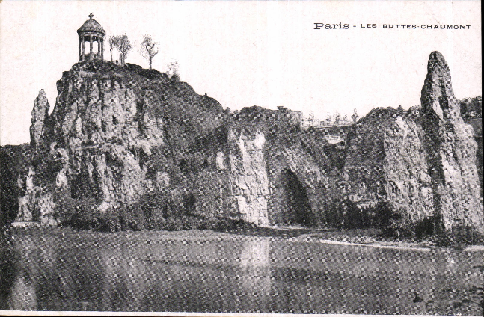 Paris CPA Les Buttes Chaumont