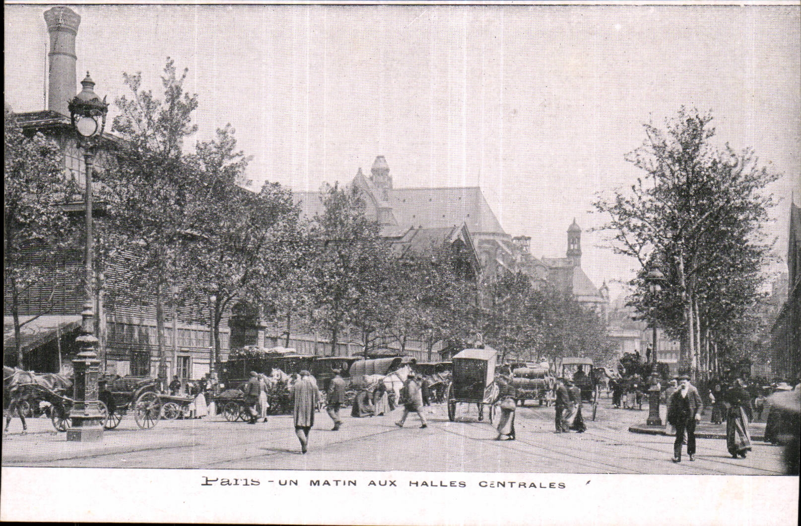 Paris CPA Un matin aux halles centrales