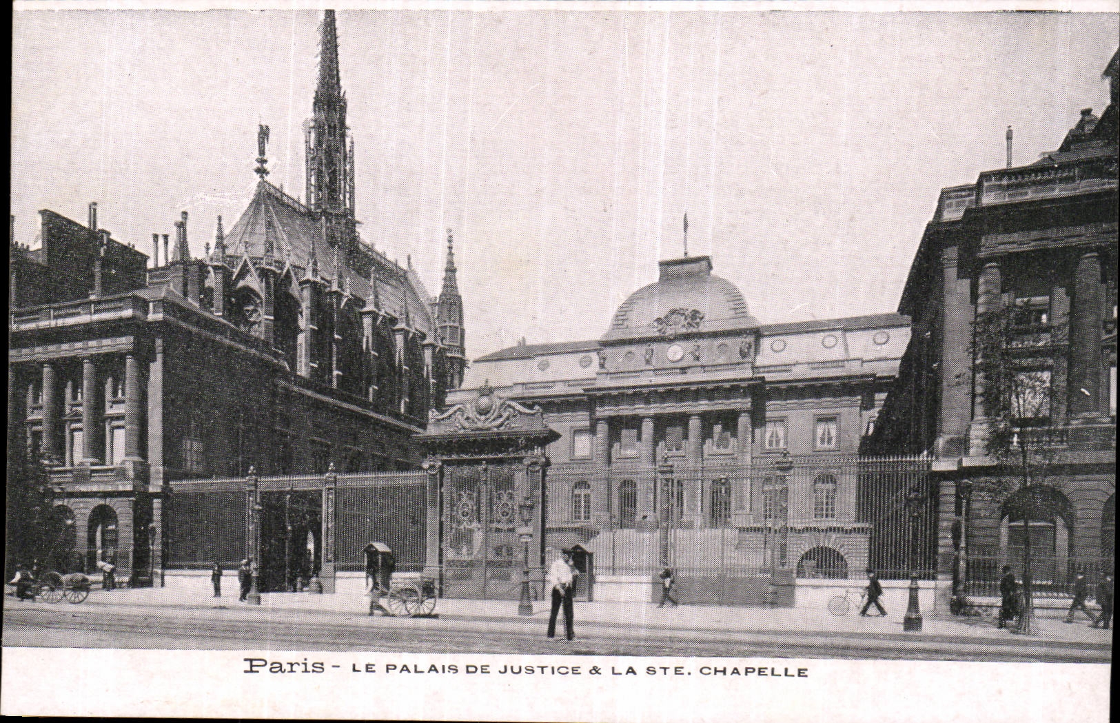 Paris CPA Le palais de justice et la sainte Chapelle