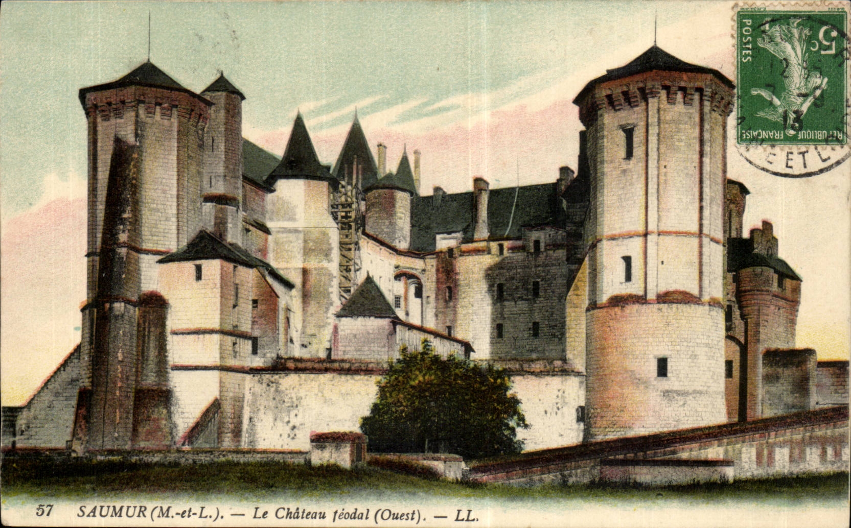 Saumur CPA extremely feudal Castle