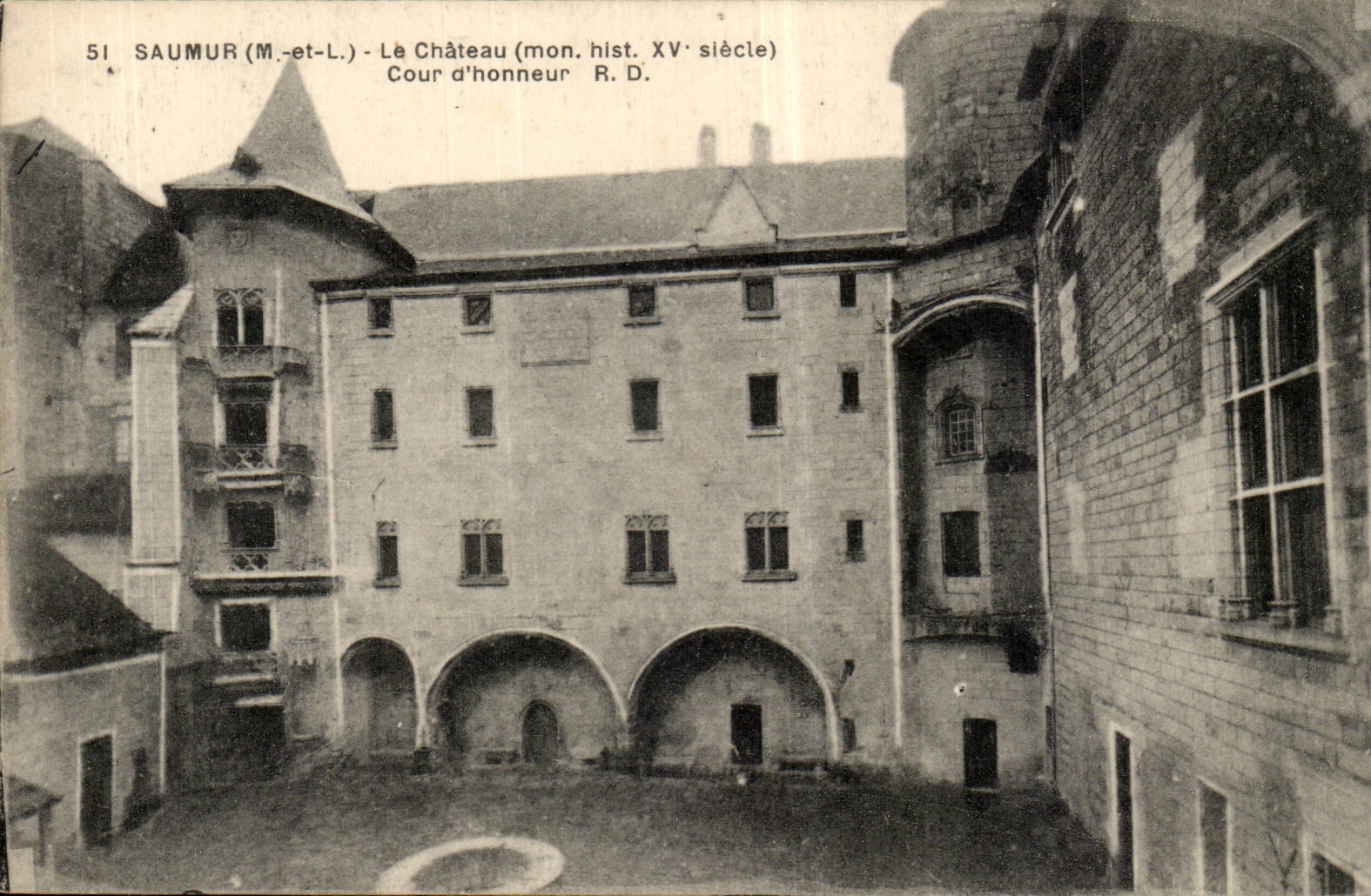 Saumur CPA the castle Main courtyard