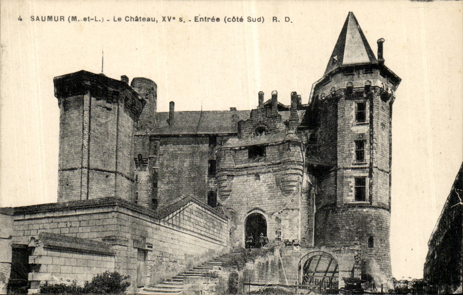Saumur CPA the castle Entrance (Southern dimension)