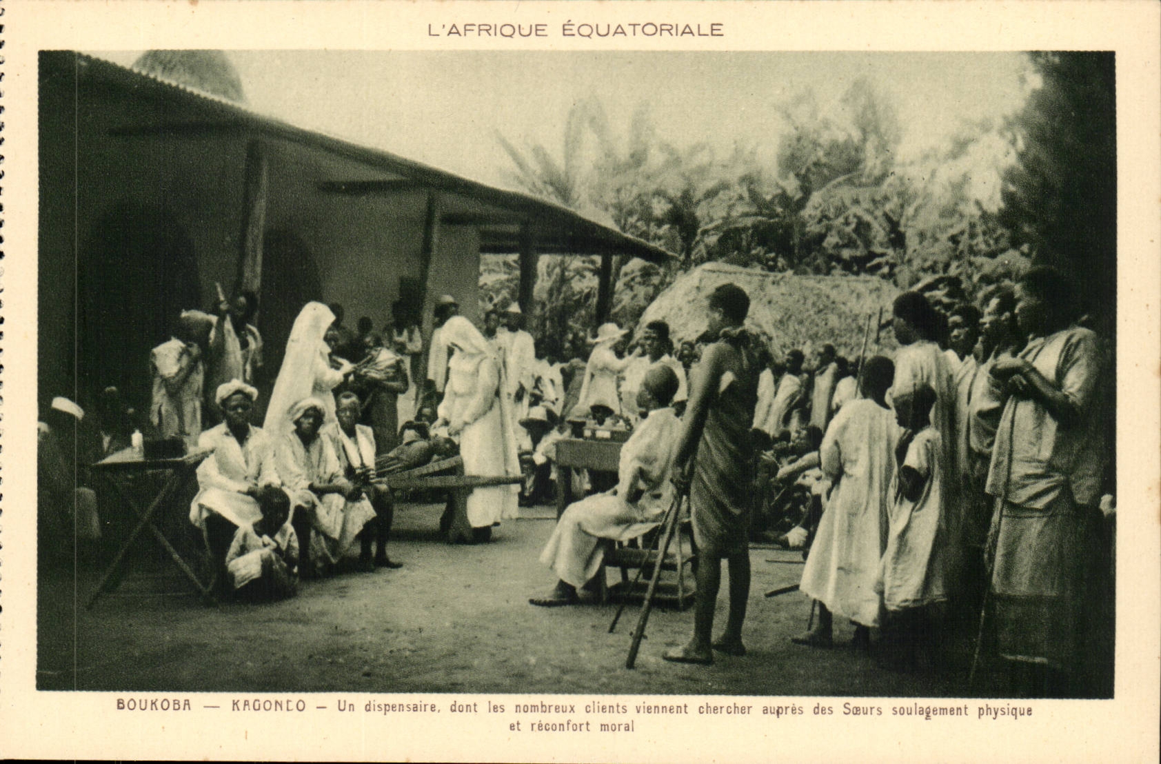 Africa-Africa Boukoba- a dispensary from which the nombreaux customers come to seek at Soeurs - CPA