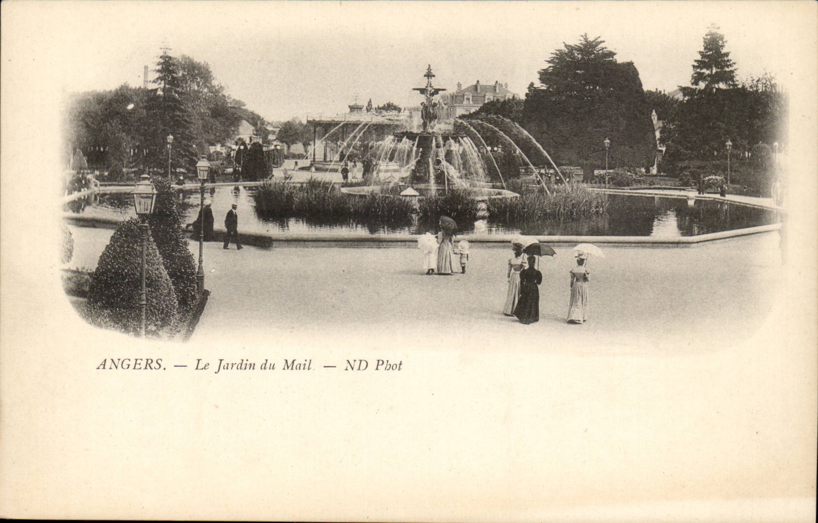 Angers CPA the garden of the Mall