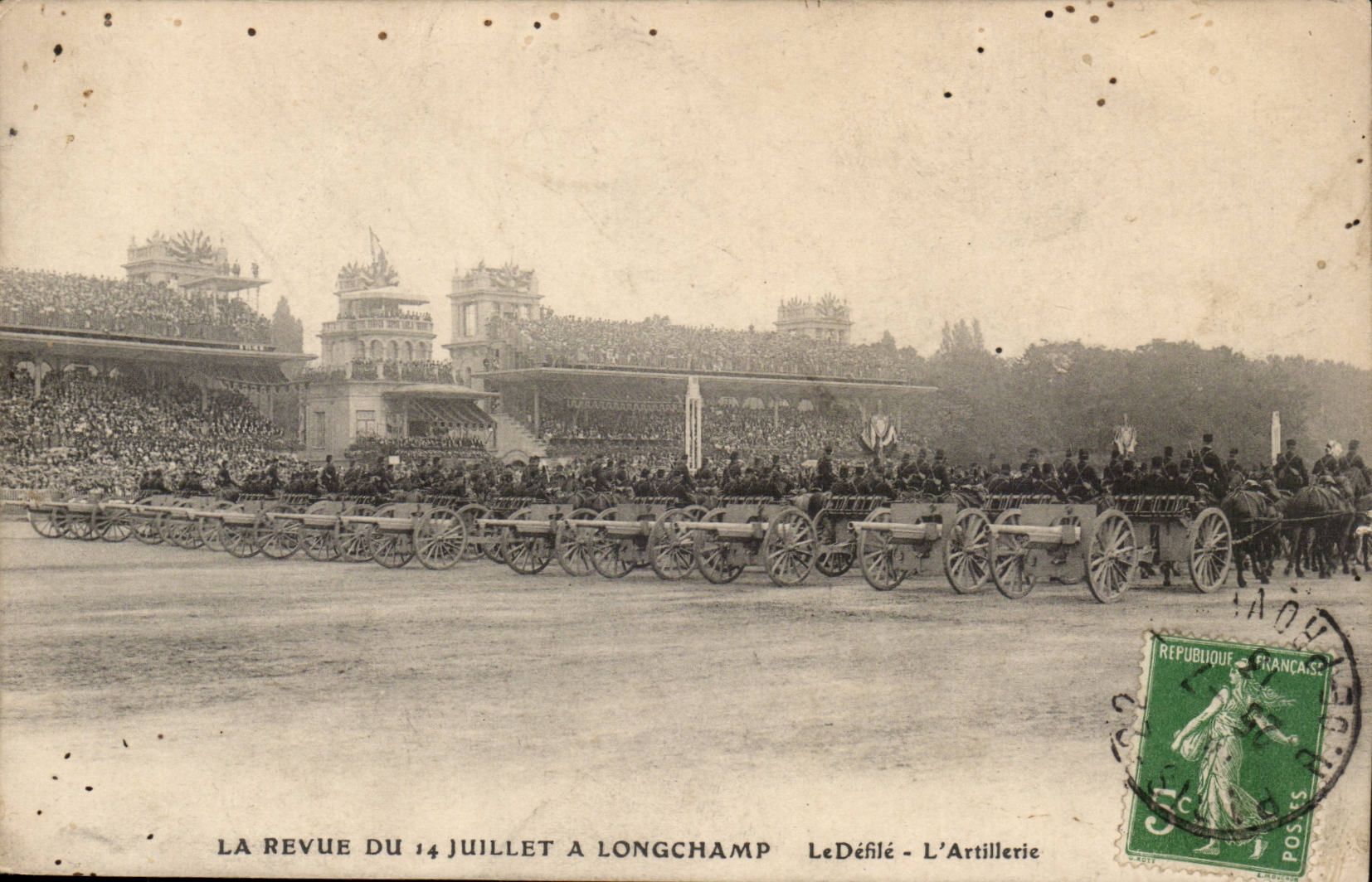 CPA the review of July 14th has Longchamp the procession the artillery