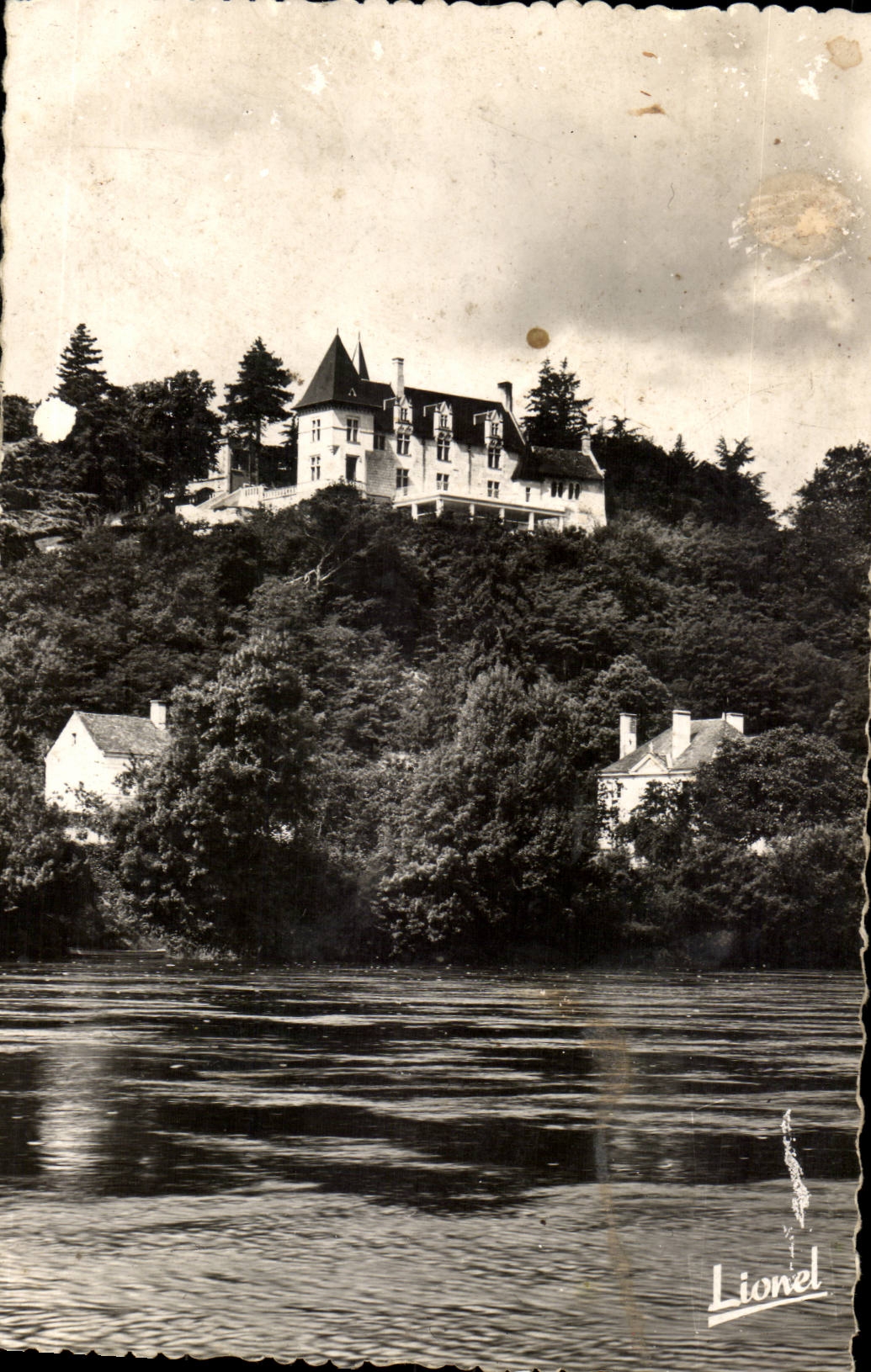 Chenehutte Micaceous chalks CPA the fashionable country inn of the prioress dominating the Loire