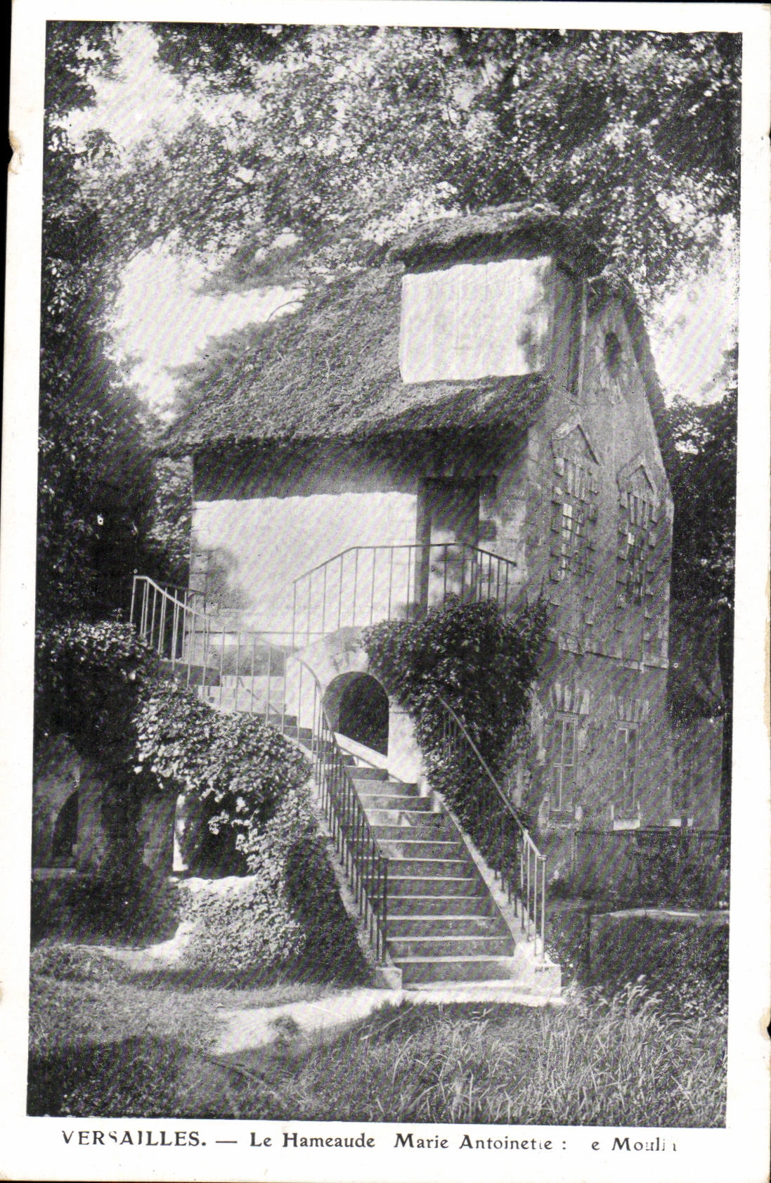 Versailles CPA Le hameau de Marie Antoinette Moulin (mill)