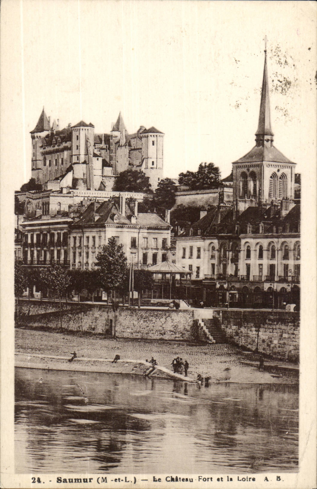 Saumur CPA the castle Fort and the Loire