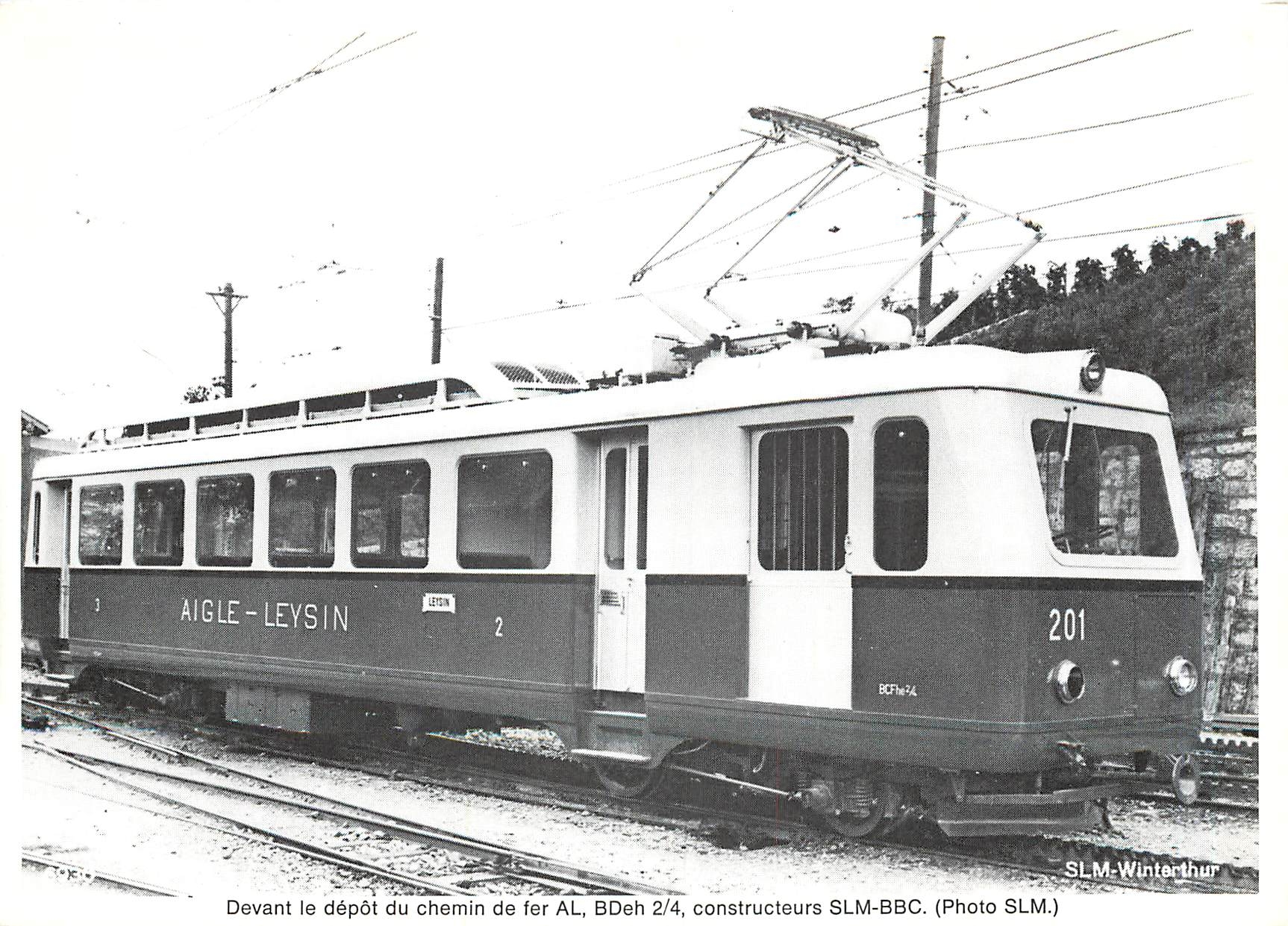 CPM Devant le depot du chemin de fer AL 