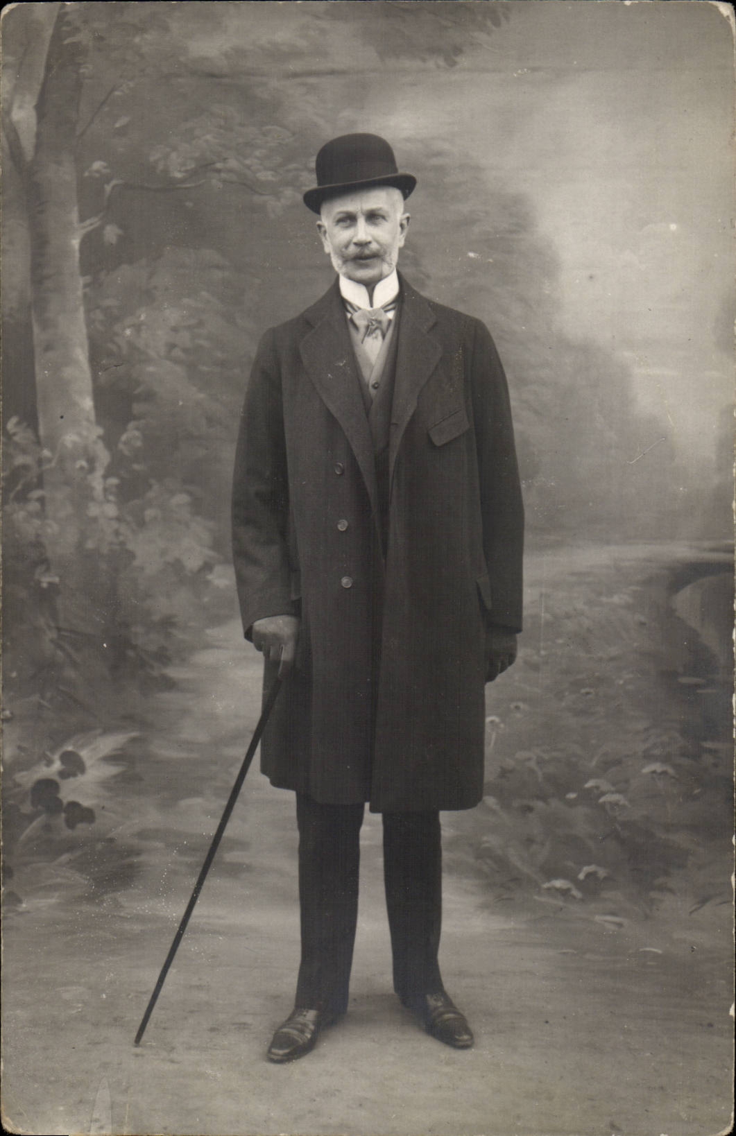 Real photo CPA Man costume Suzanne Folklore