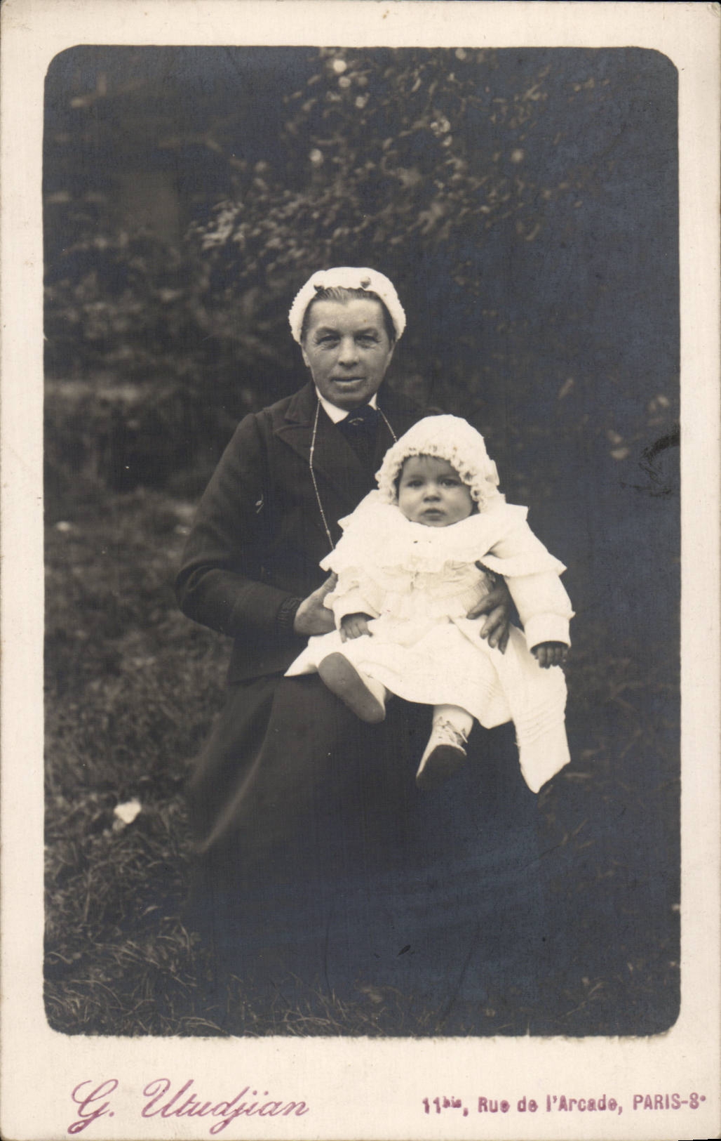 Real photo CPA Woman Utudijan 11bis rue de l' arcade bets 8th