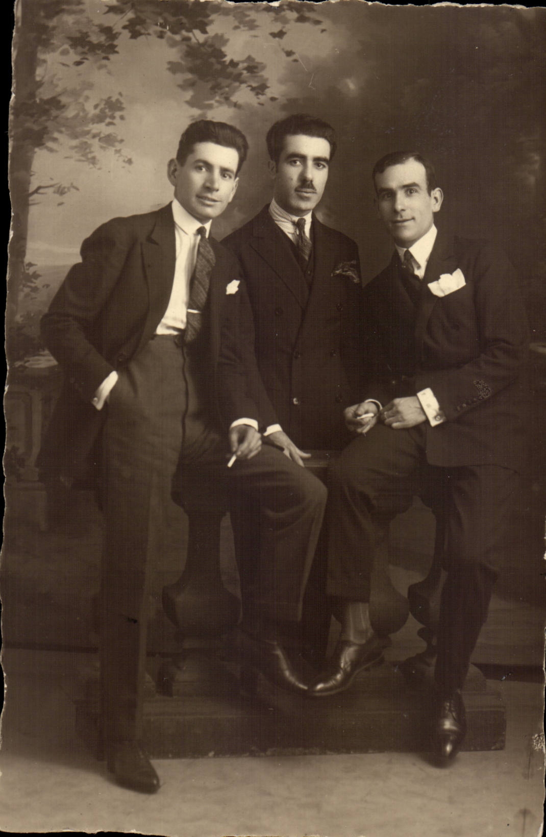 Real photo CPA Men Folklore Costumes