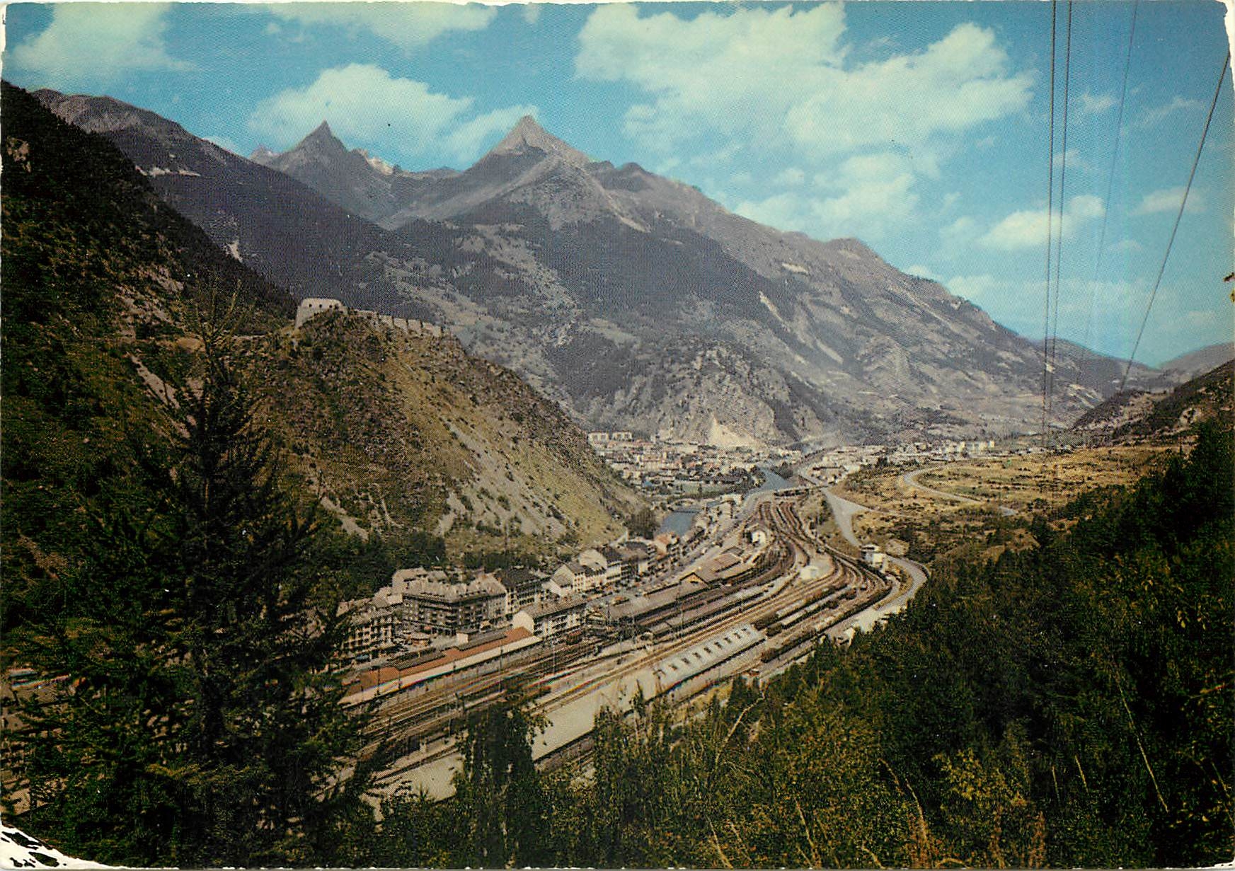 CPM Modane Vue generale dominee par le rateau d'Aussois L'aiguille Doran