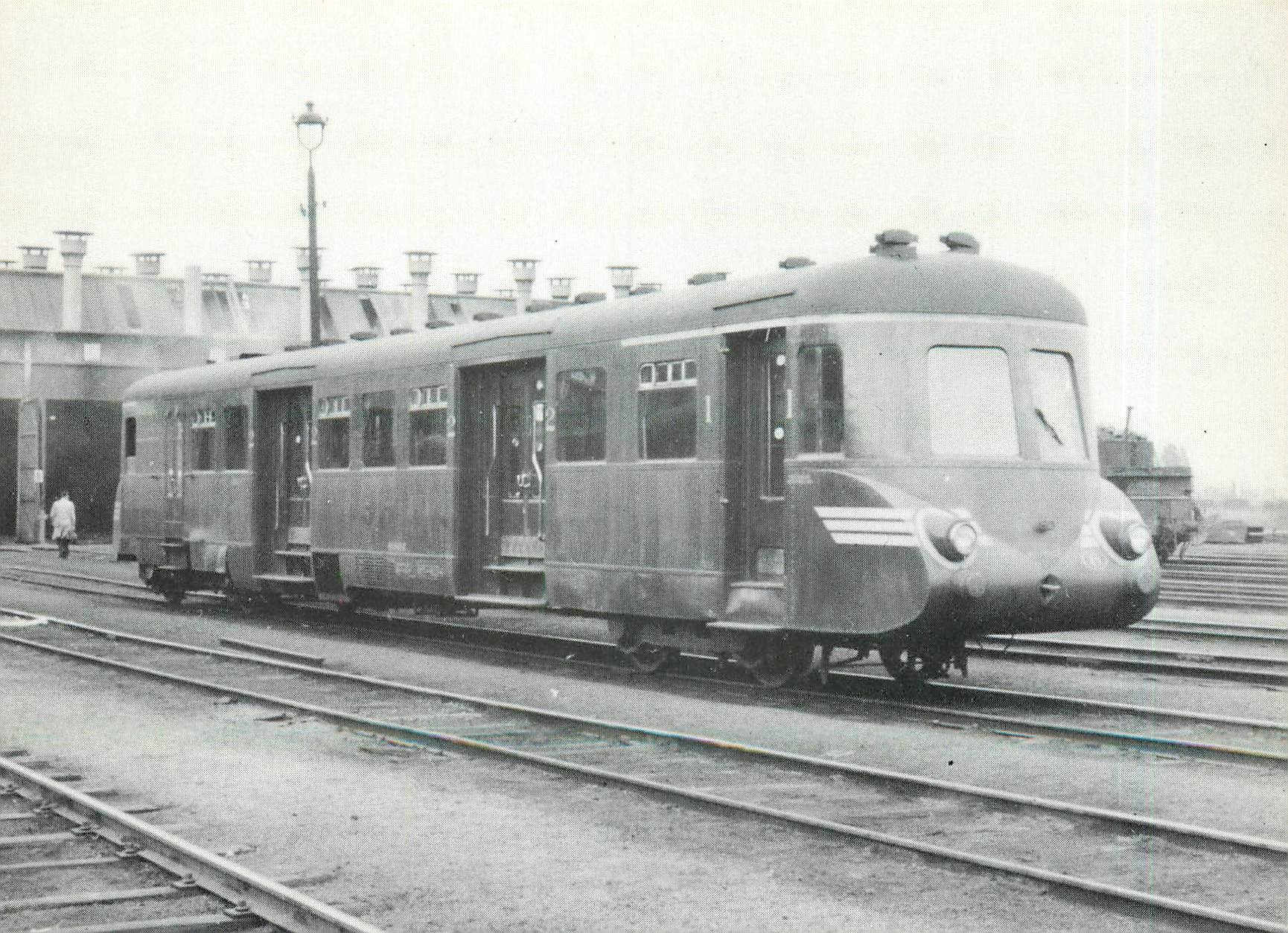 CPM Vapeurs Belges Depot de Monceau Autorail 608 01 