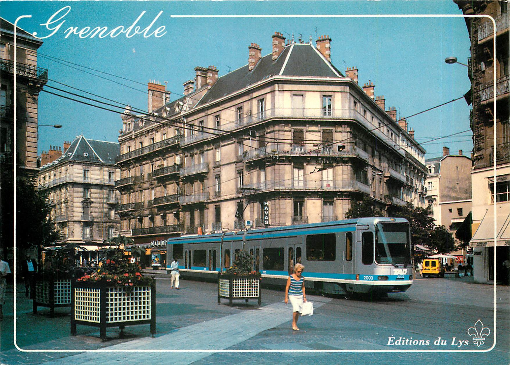 CPM Grenoble Le tramway Rue Felix Poulat