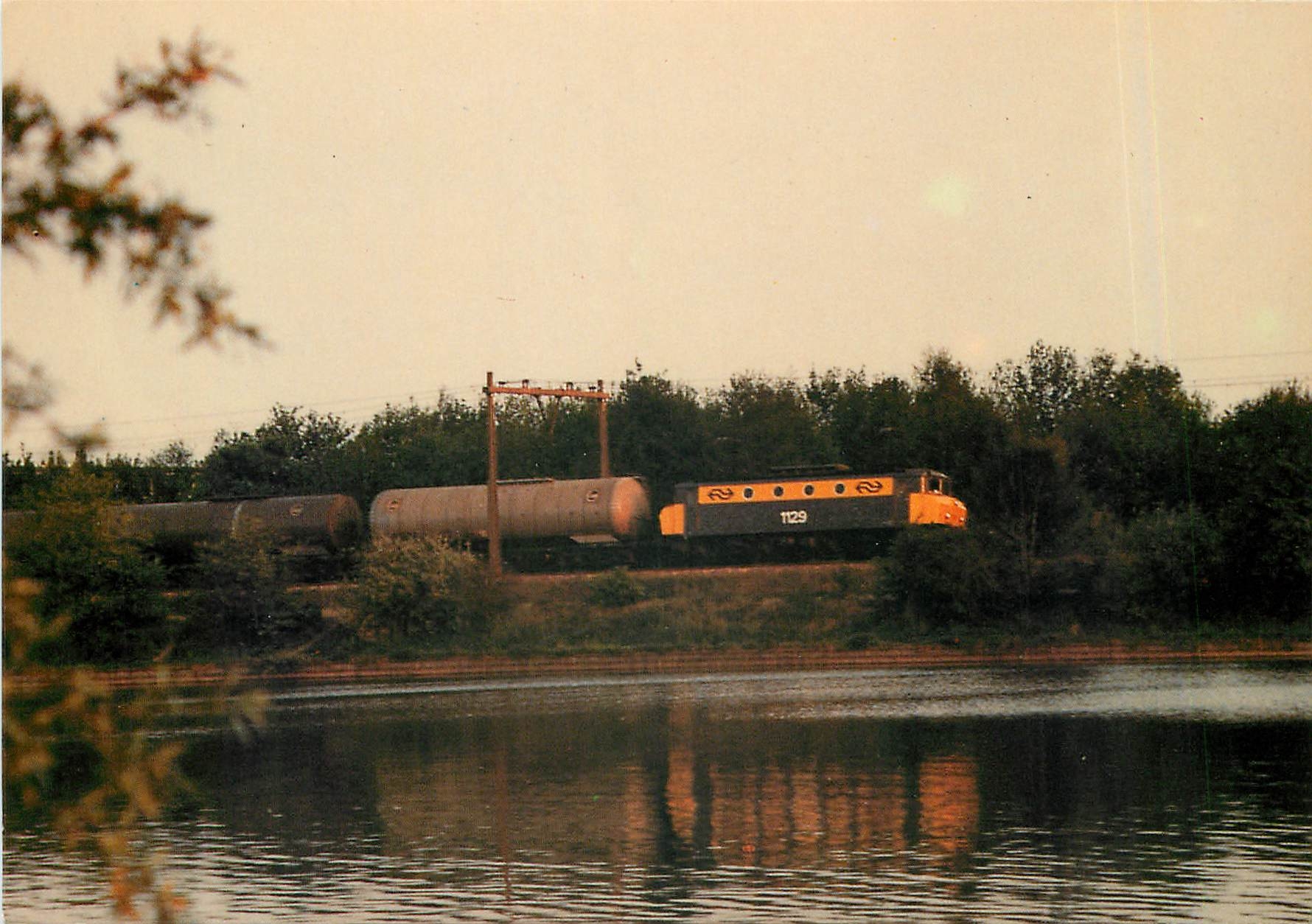 NS 1129 met Olietrein