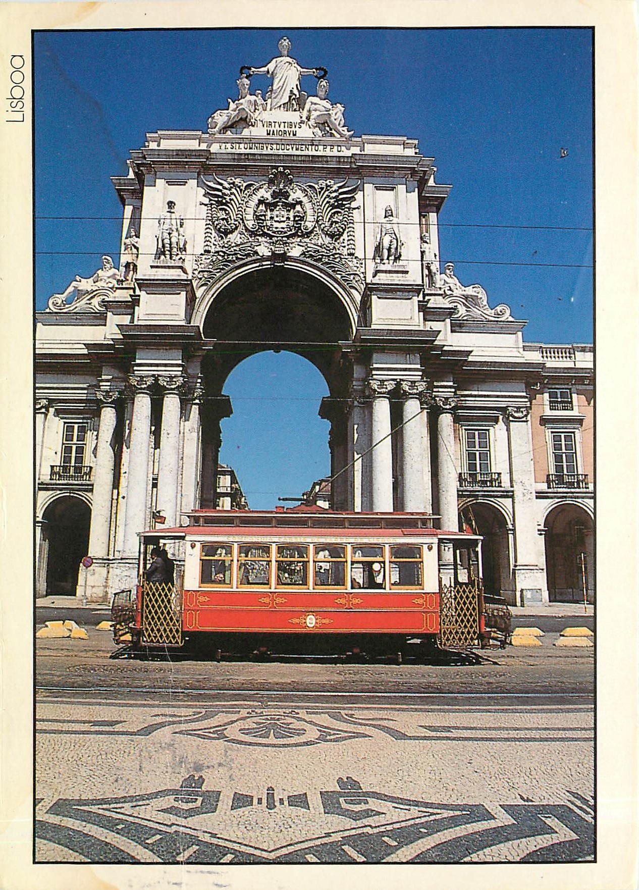 CPM Lisbon Comercio Square The Arch of Rua Augusta and a typical example of a portuguese cobbled str