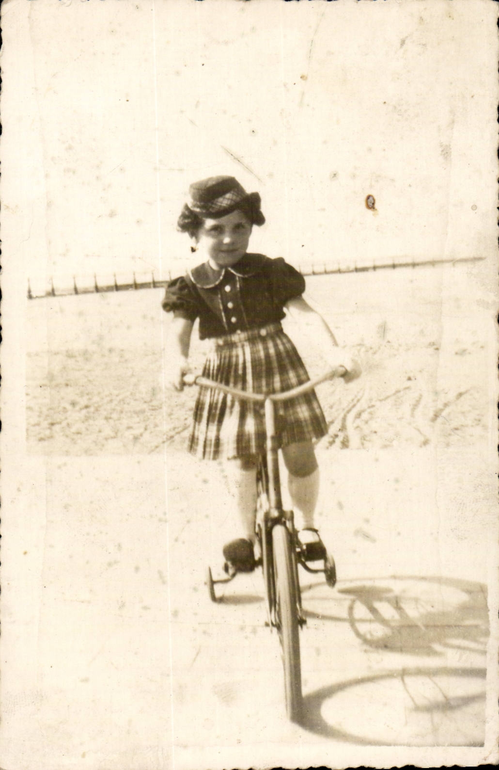 CPA Real photo child Bicycle