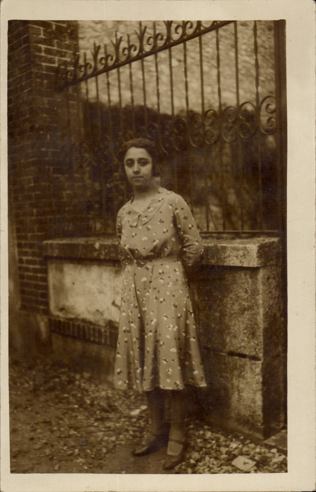 CPA Real photo young woman