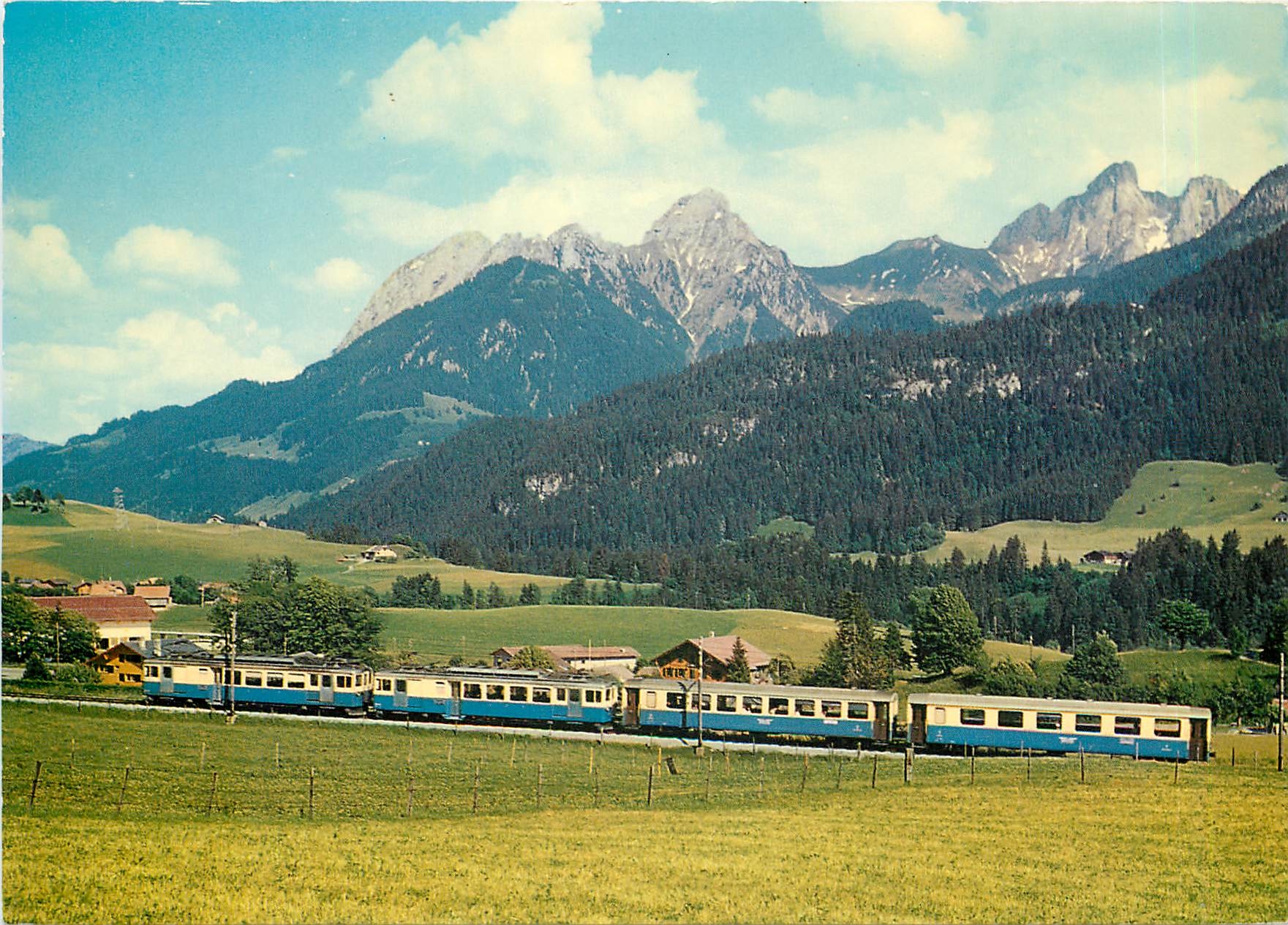 CPM Switzerland Le Train Montreux Oberland Bernois pres de Château d'Oex Rougemont et vue sur la Gum