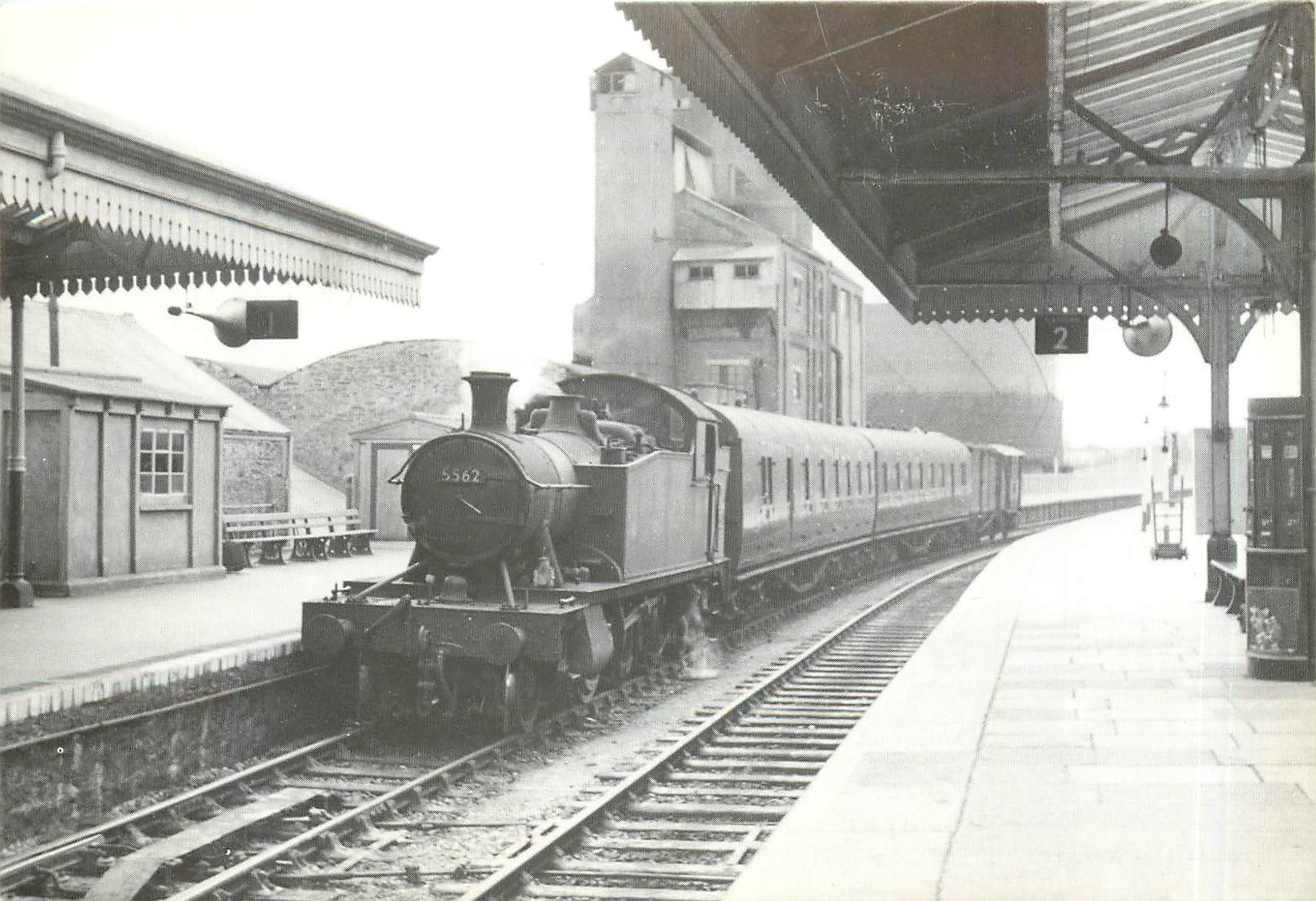 CPM Engine no 5562 with a train from Par at Newquay 
