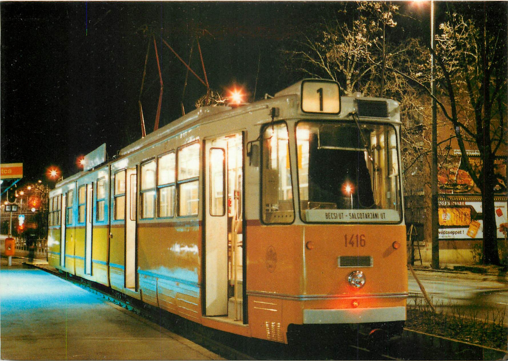 CPM Az 1 es villamos vegallomasan Budapest