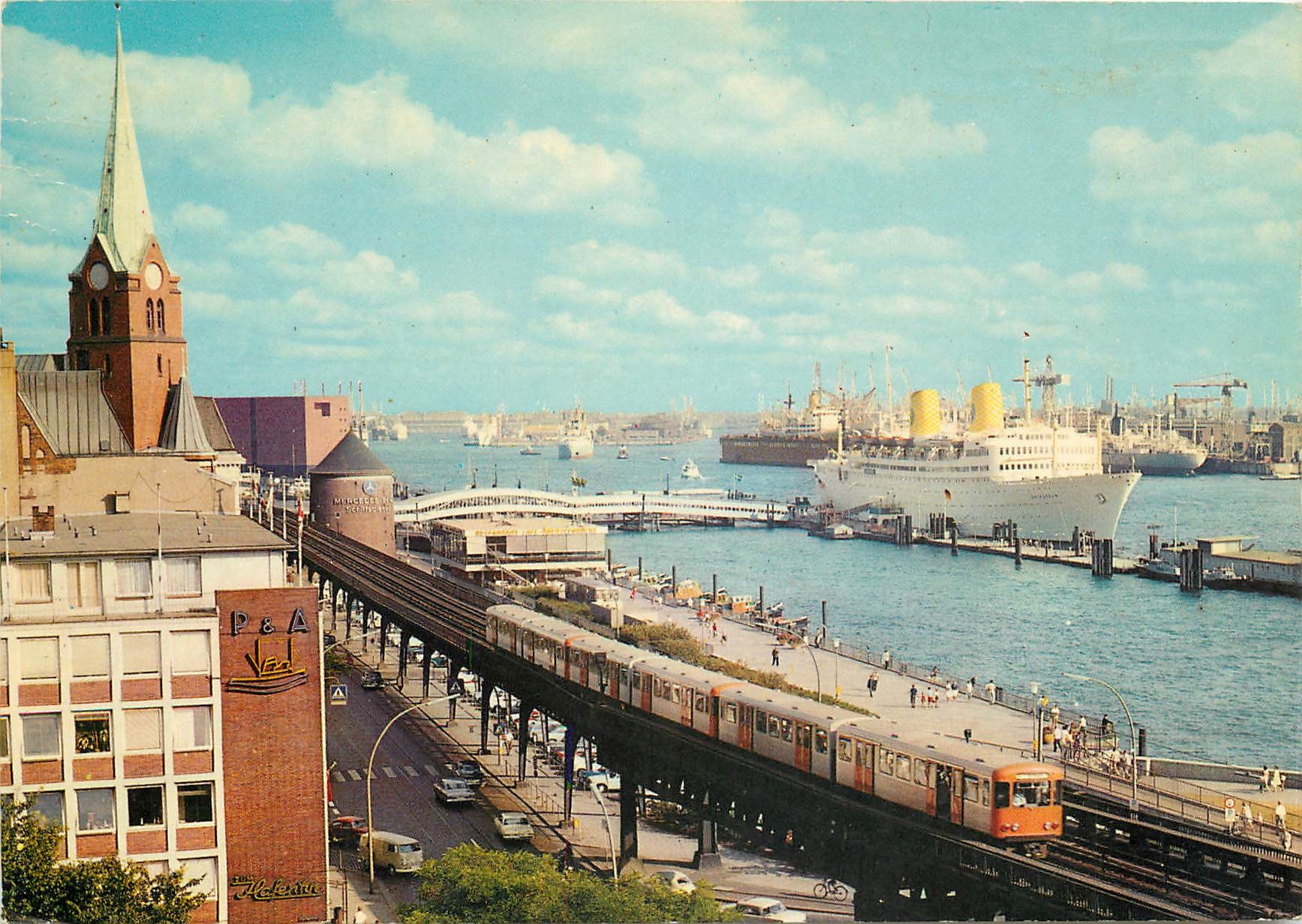 CPM Hamburg Allemagne Blick auf die Uberseebrucke