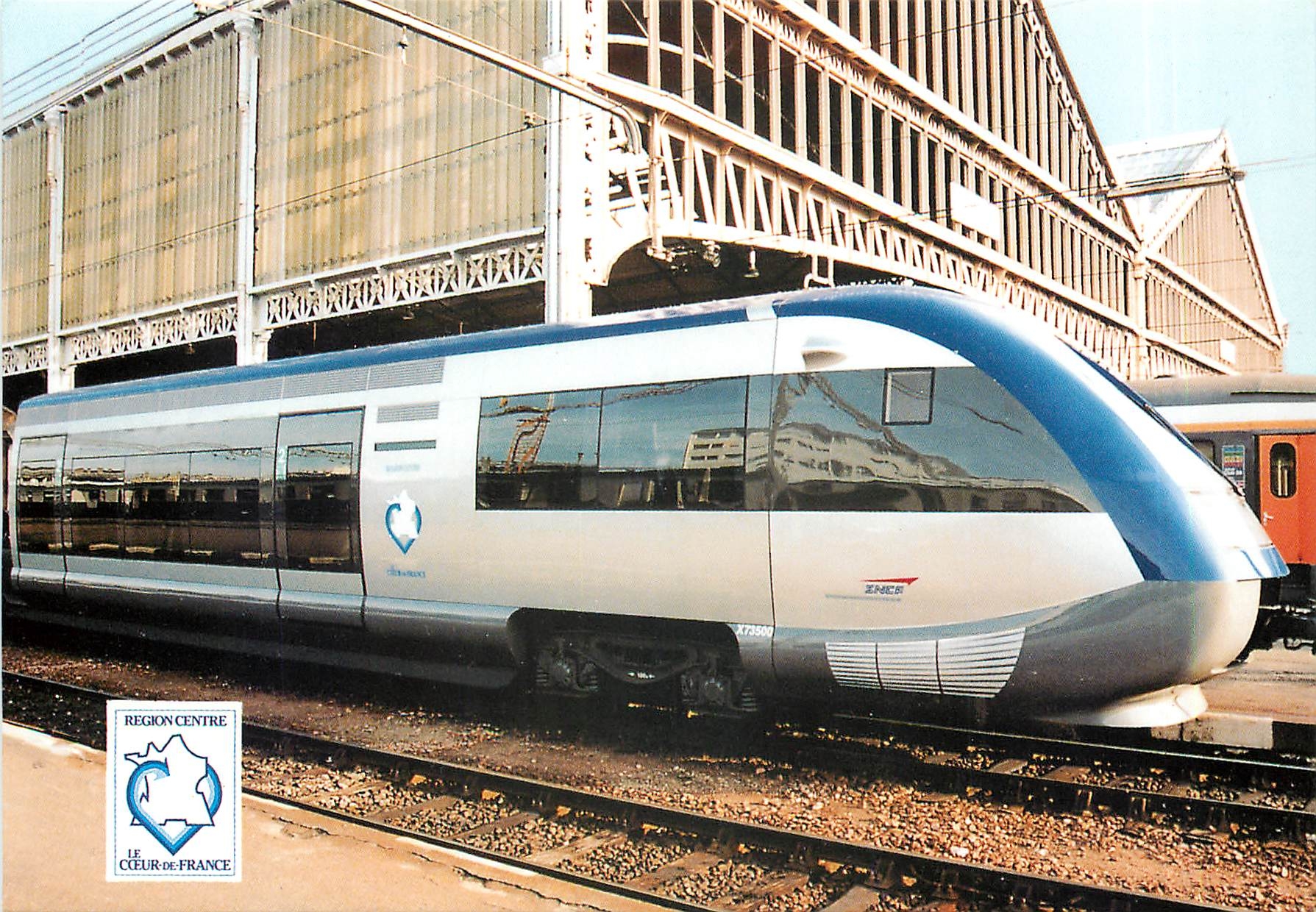 CPM Tours Indre Loire Autorail leger X 73500