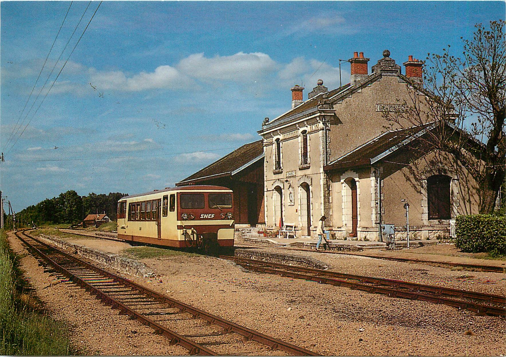 CPM Chabris Indre Autorail Verney X 213 