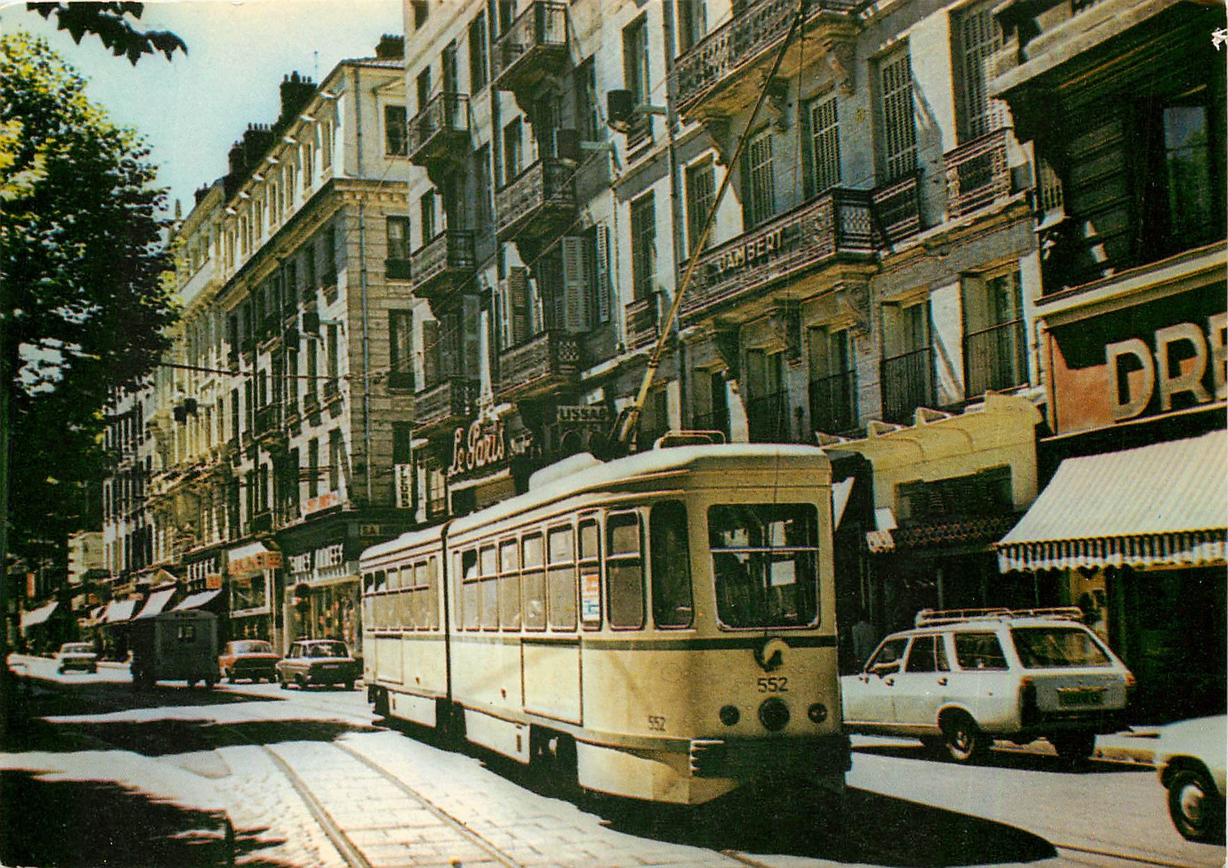 CPM Saint Etienne Loire La grande Artere et le tramway 