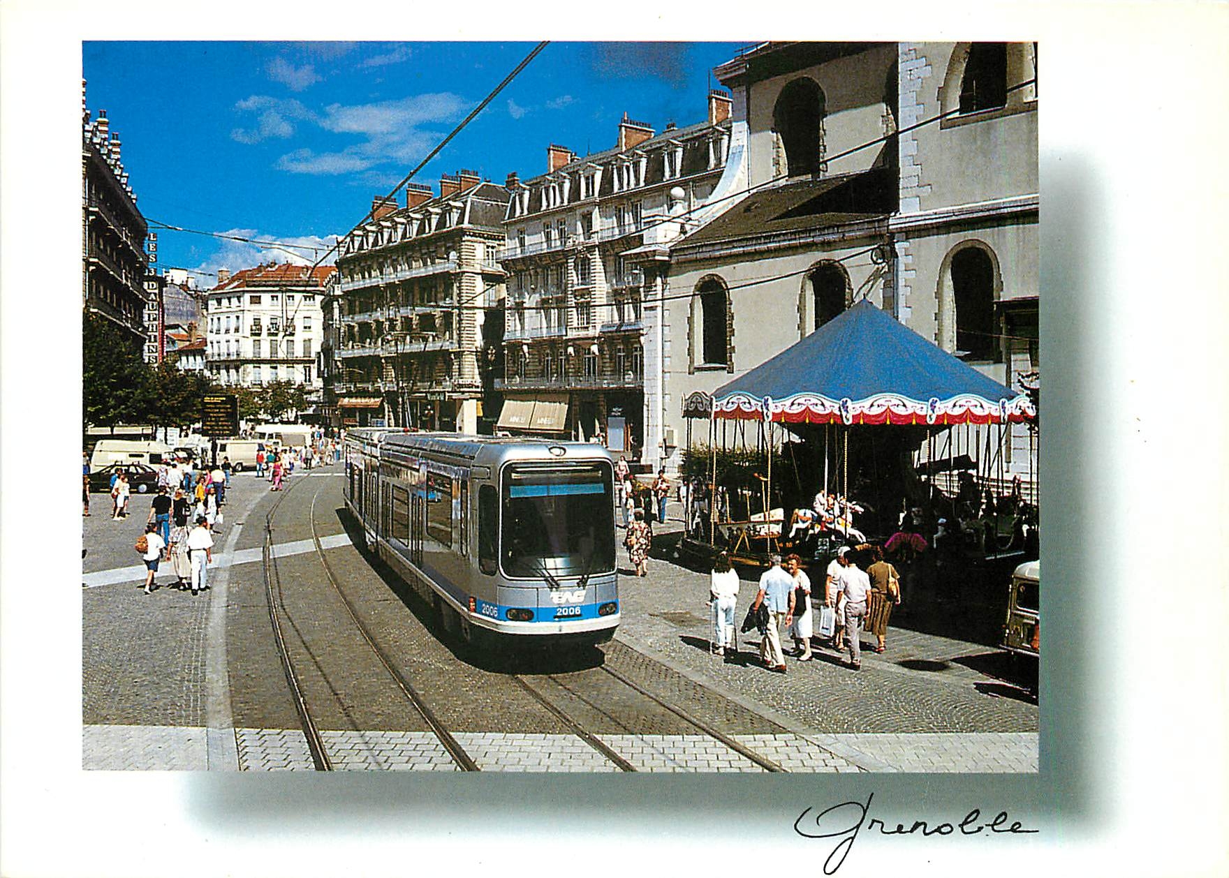 CPM Grenoble Isere Le tramway place Felix Poulat
