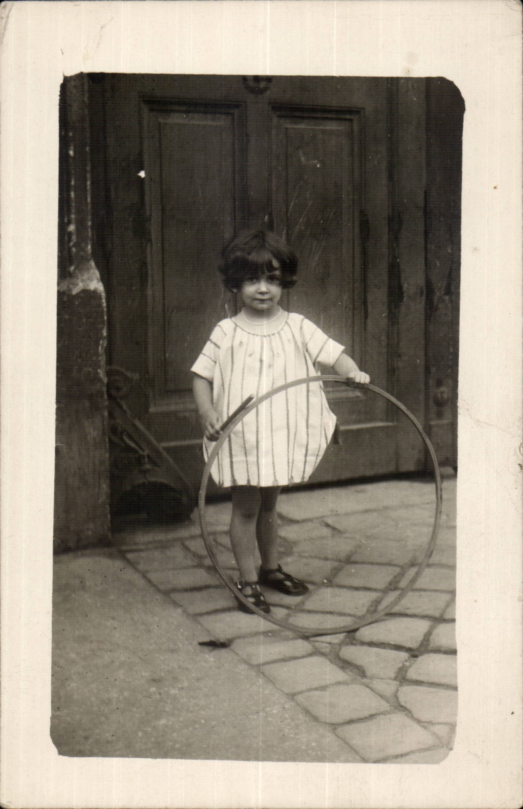 CPA Real photo Child with the hoop