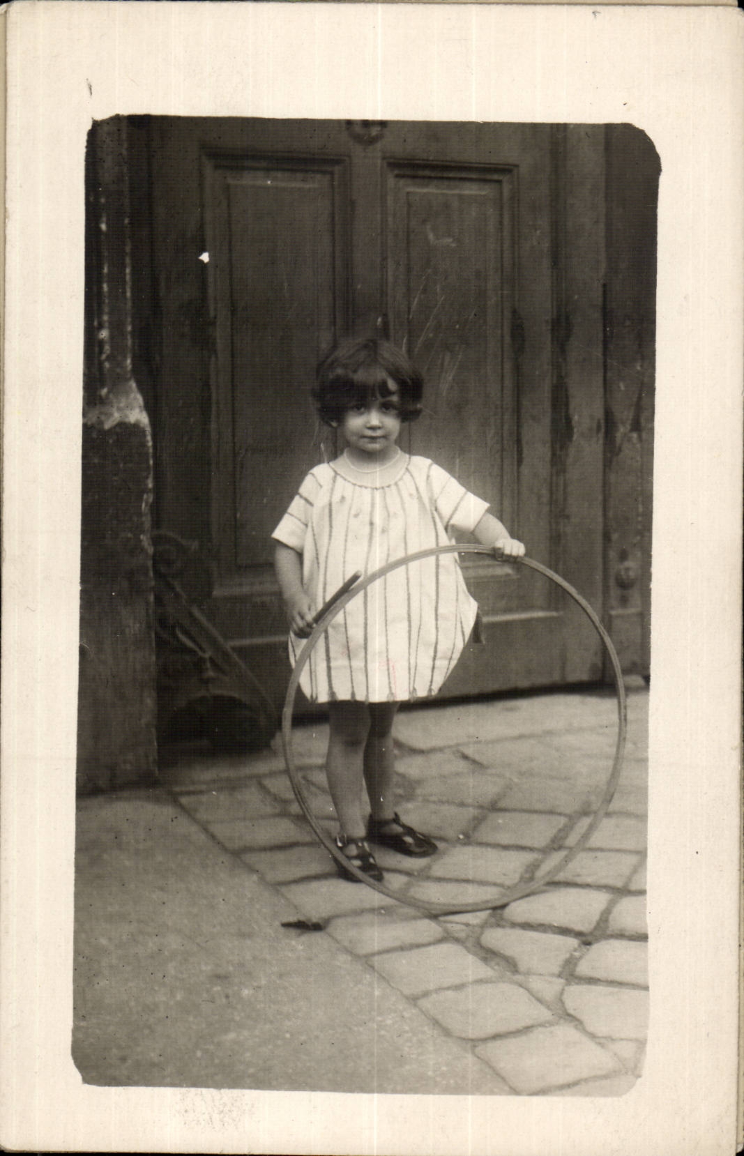 CPA Real photo Child with the hoop