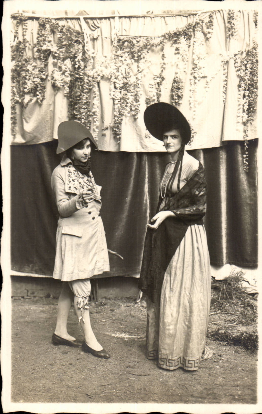 CPA Real photo Couple 1895 Review of cosutme 1729 1929 Couples Directory 1895 Denise Cote and Louis Eglee TOP